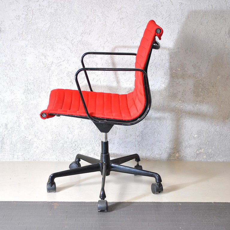 Herman Miller Office Chair in Red Fabric For Sale at 1stDibs