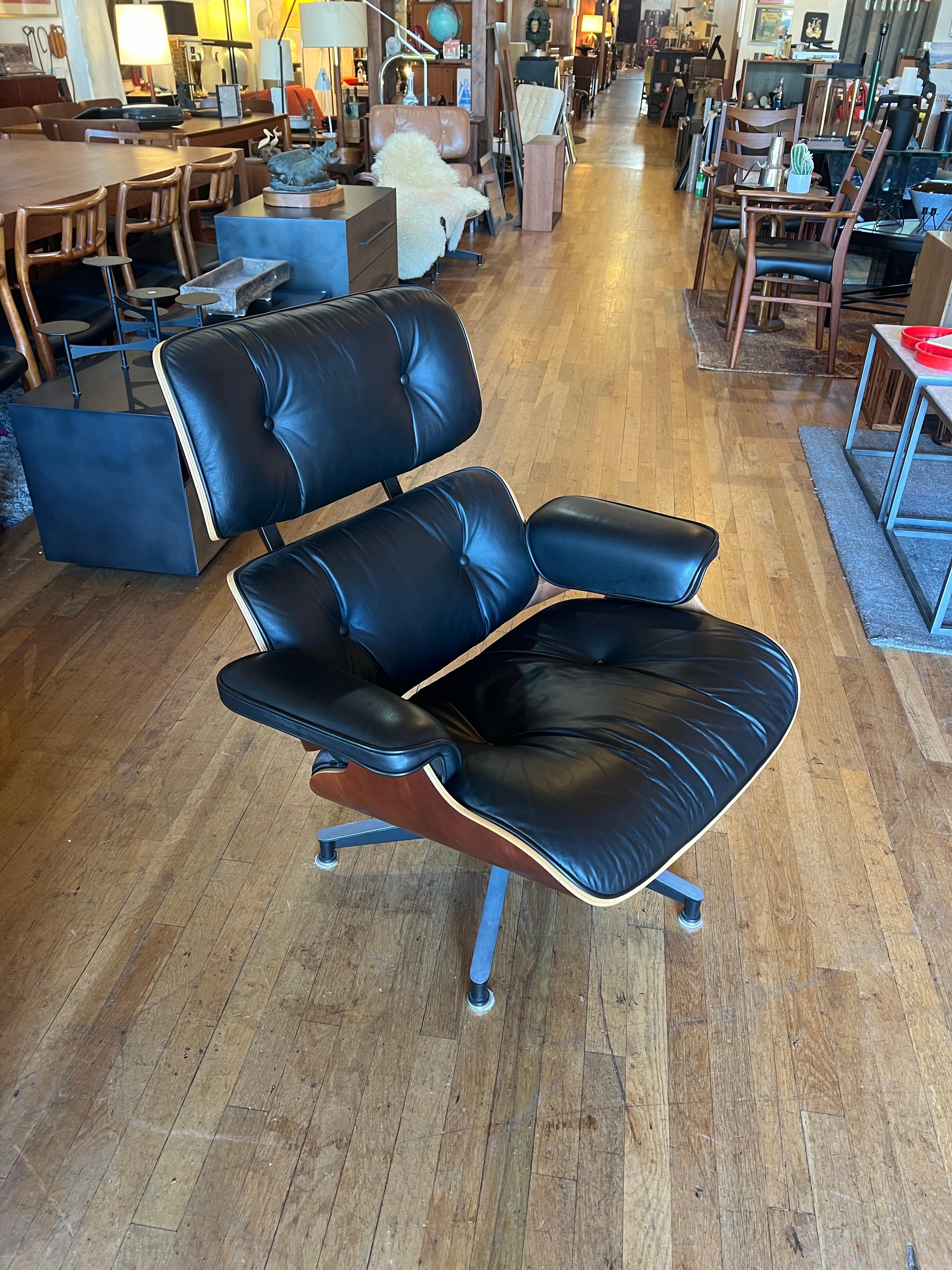 Mid-Century Modern Herman Miller Original Eames Lounge Chair and Ottoman Model 670 and 671
