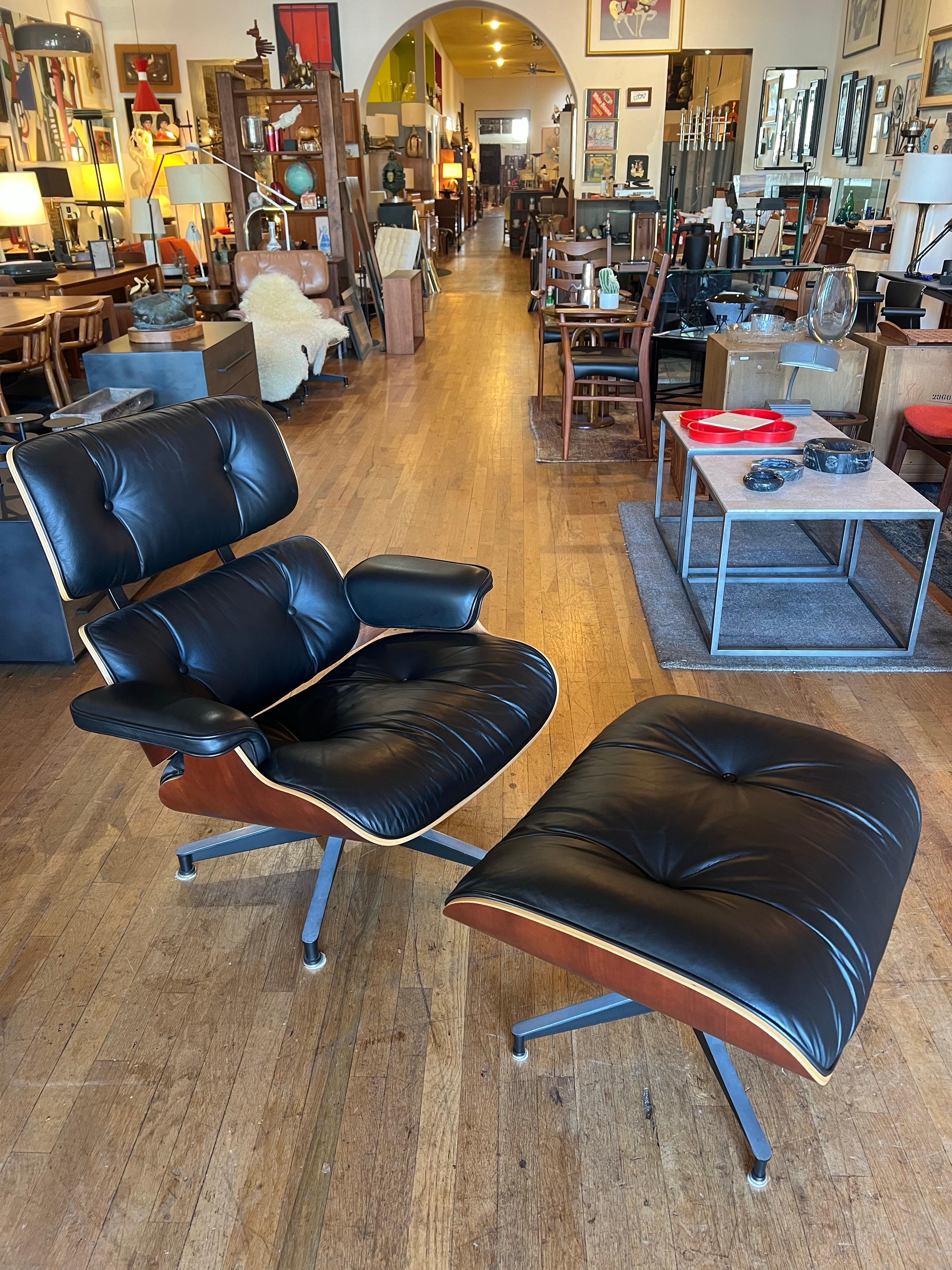 Herman Miller Original Eames Lounge Chair and Ottoman Model 670 and 671 In Excellent Condition In San Diego, CA