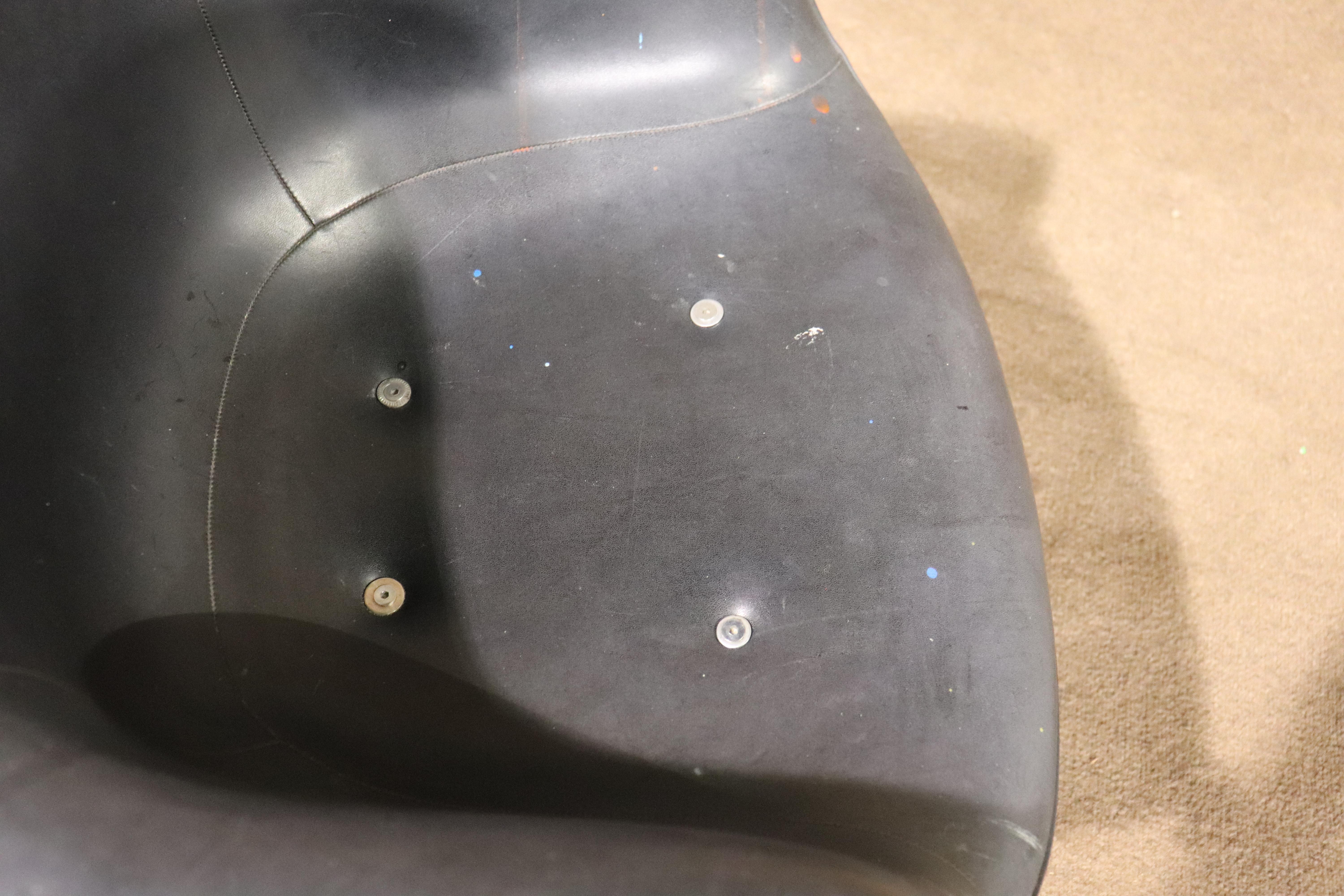 Cuir Fauteuil à bascule Eames RAR produit par Herman Miller en vente