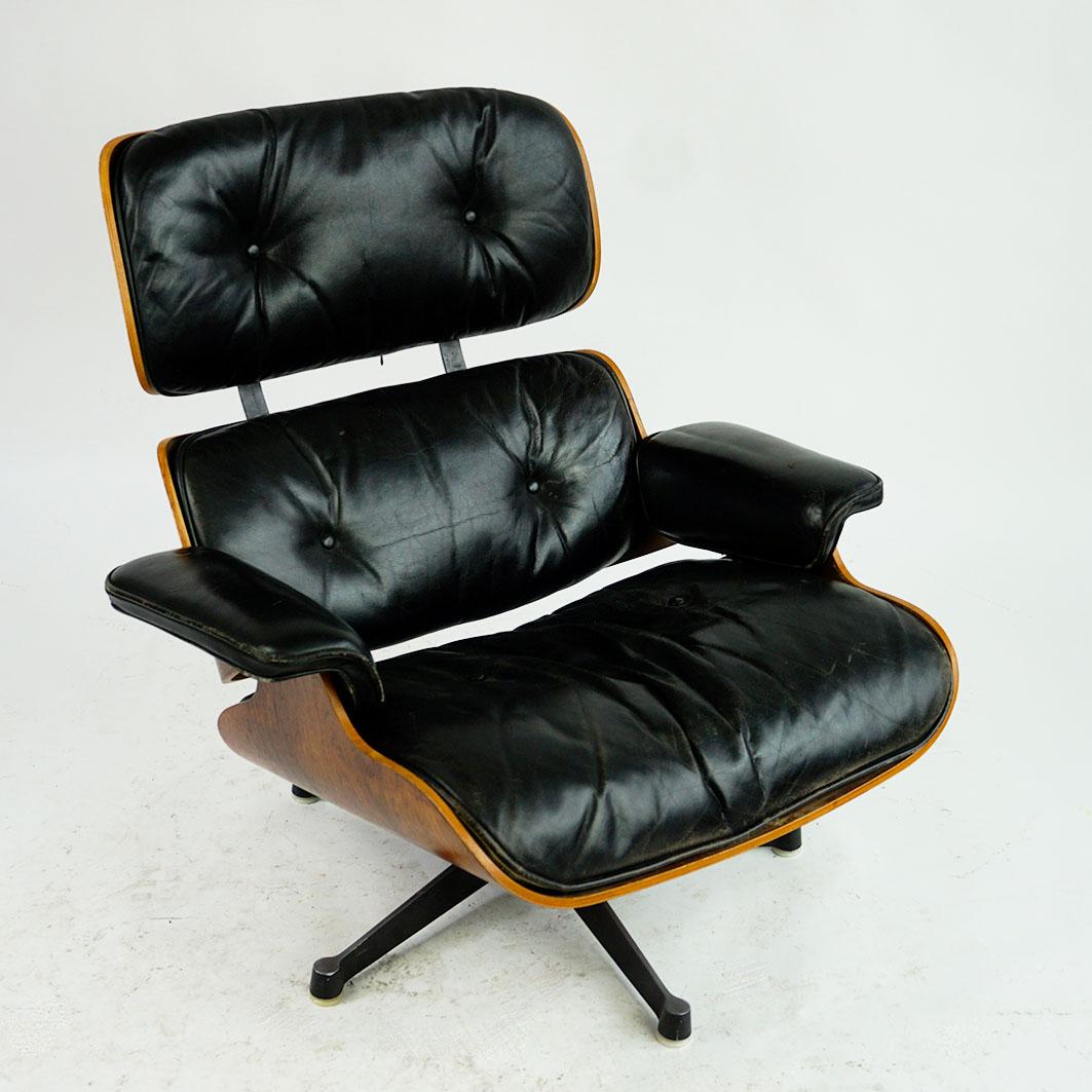 Metal Herman Miller Rosewood and Black Leather Eames Lounge Chair and Ottoman
