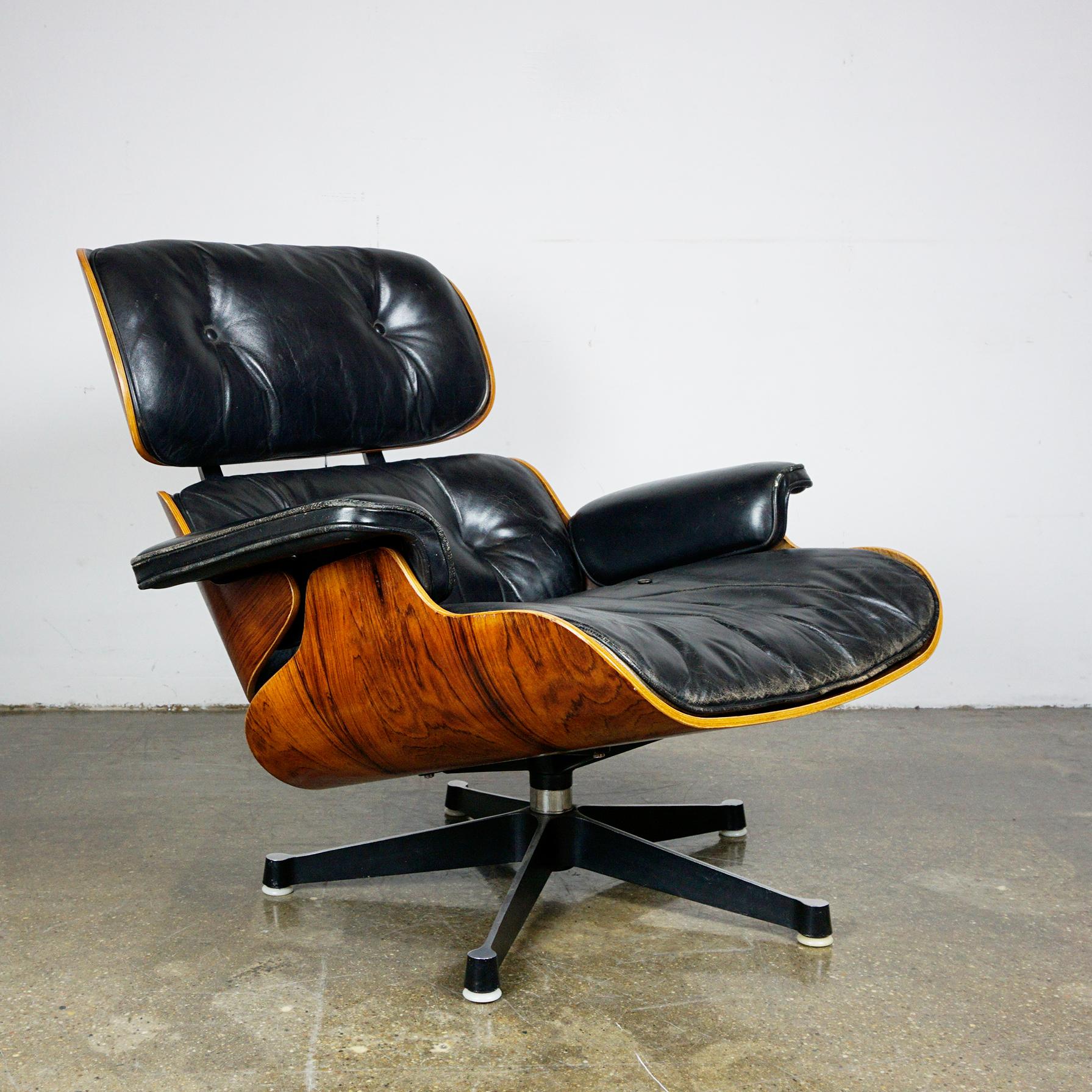 Mid-20th Century Herman Miller Rosewood and Black Leather Eames Lounge Chair