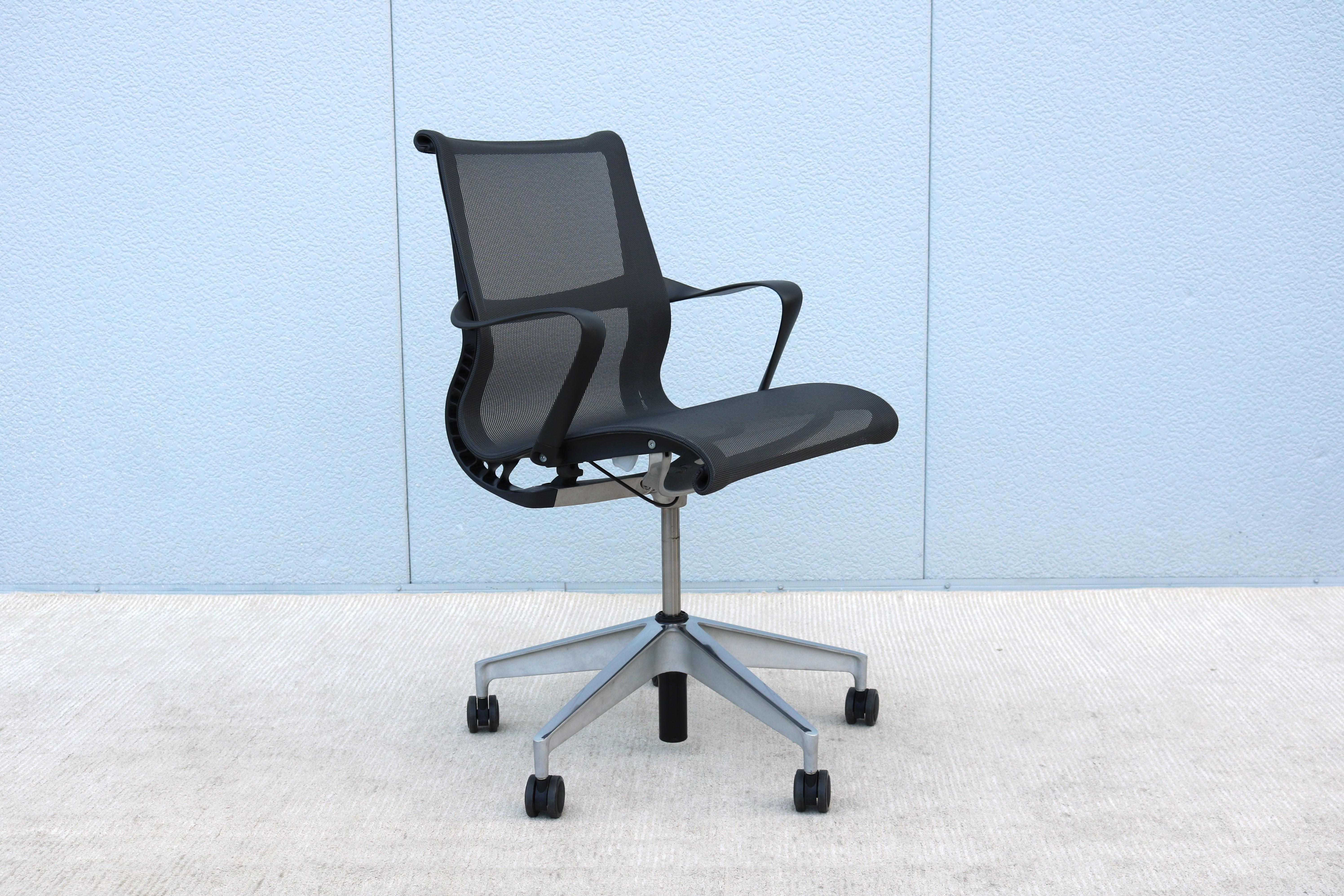 Moderne Chaise de bureau ergonomique Setu en tissu de maille lyris graphite Herman Miller en vente