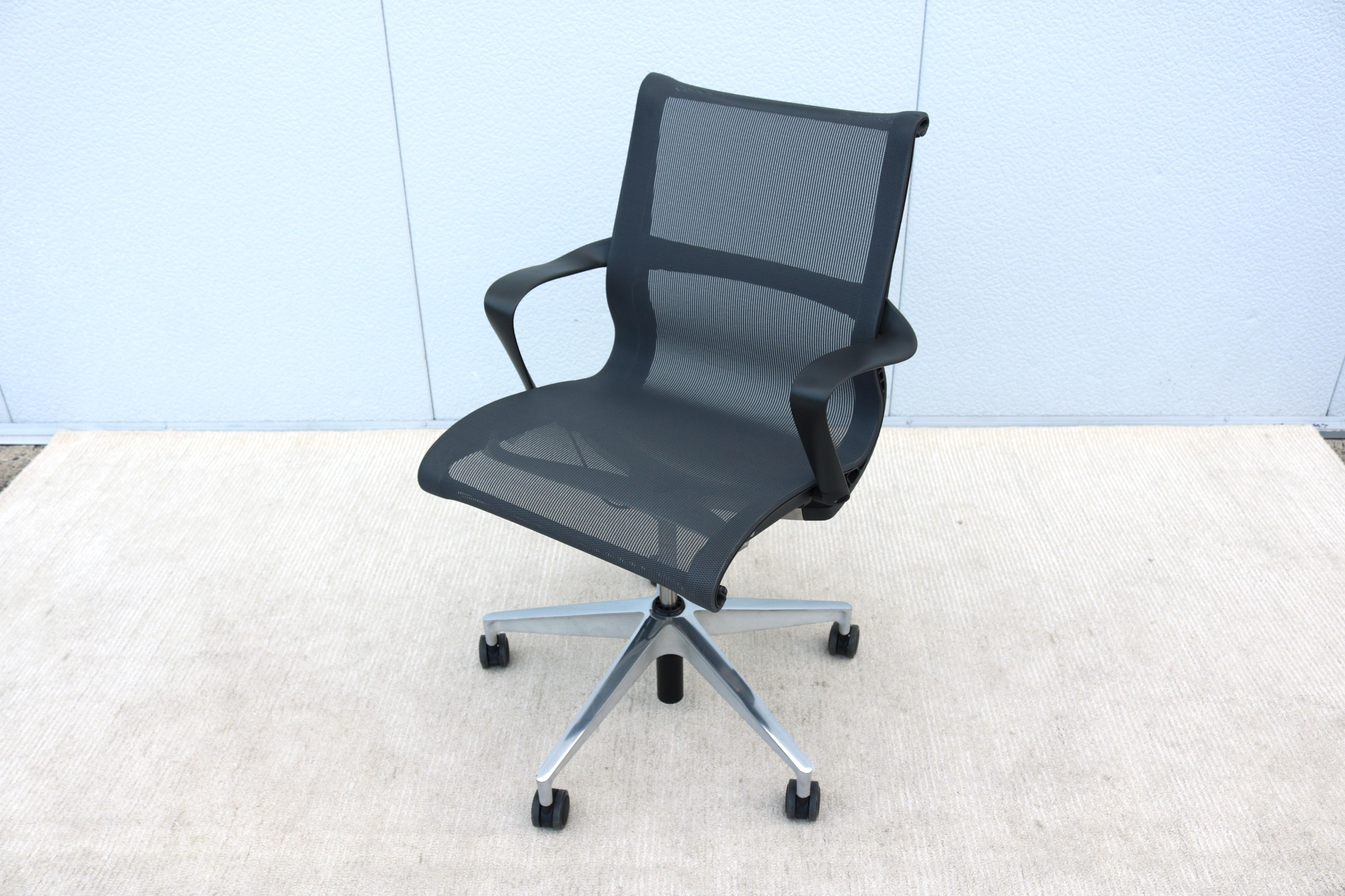 Polished Herman Miller Setu Ergonomic Office Desk Chair in Lyris Graphite Mesh Fabric For Sale