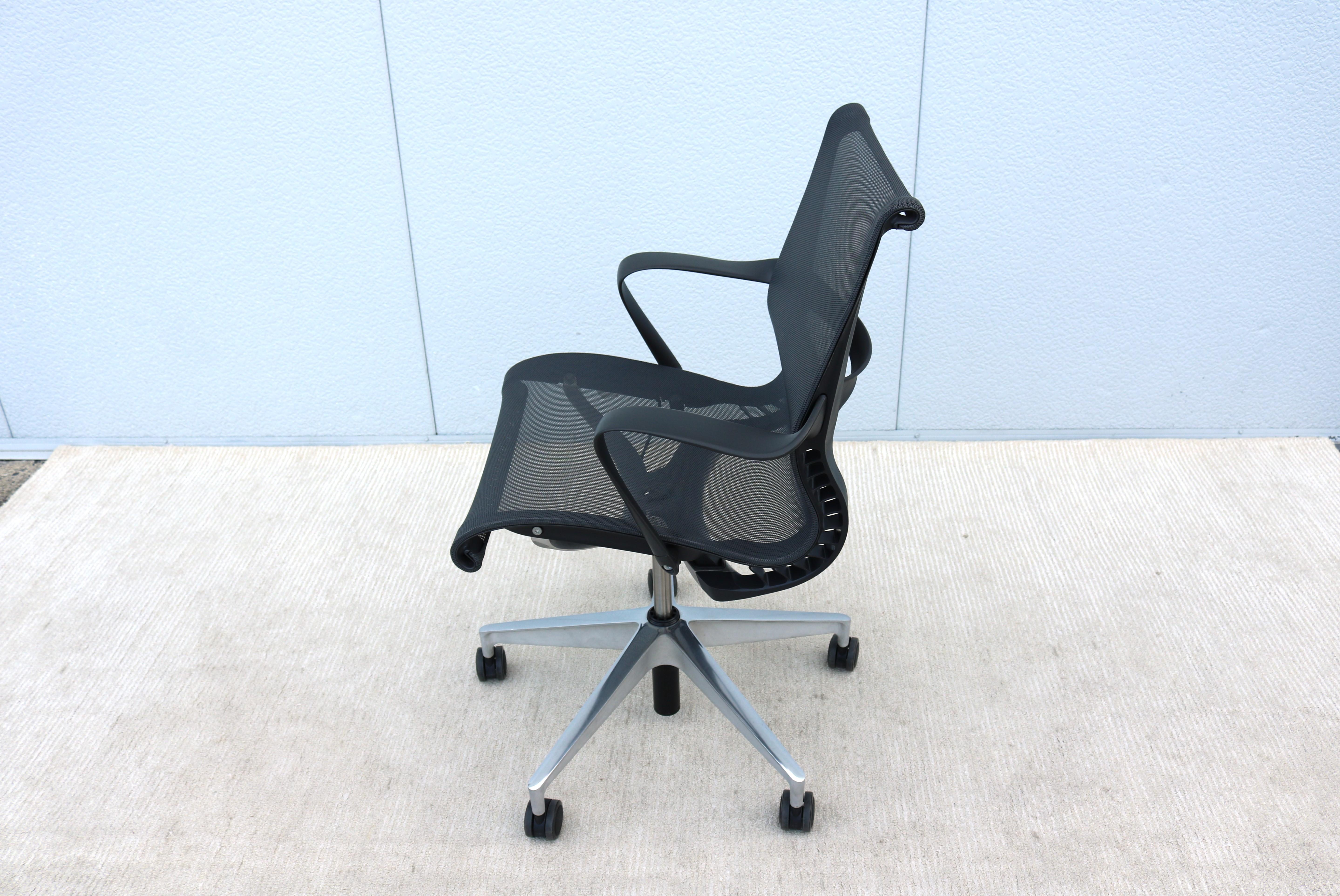 Contemporary Herman Miller Setu Ergonomic Office Desk Chair in Lyris Graphite Mesh Fabric For Sale