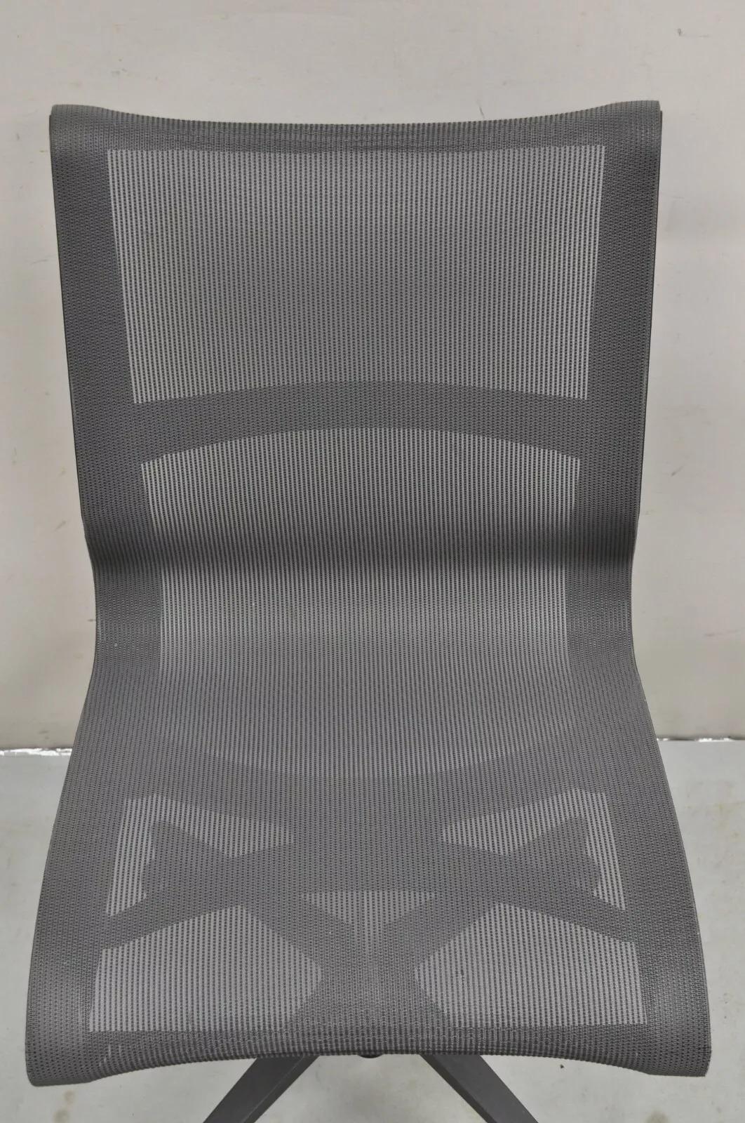 Herman Miller Setu Side Chair Metal Mesh Desk Office Swivel Chair - Set of 6 In Good Condition In Philadelphia, PA