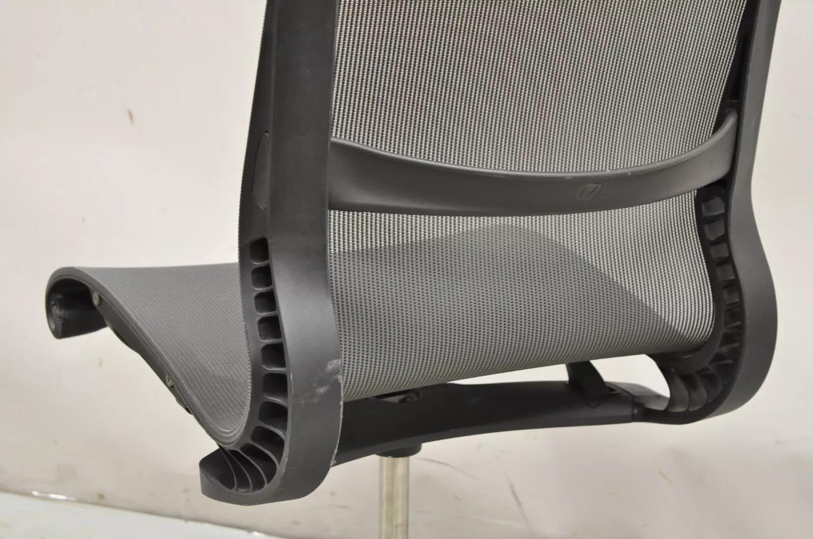 Herman Miller Setu Silla Lateral Silla giratoria de oficina de malla metálica - Simple en venta 2