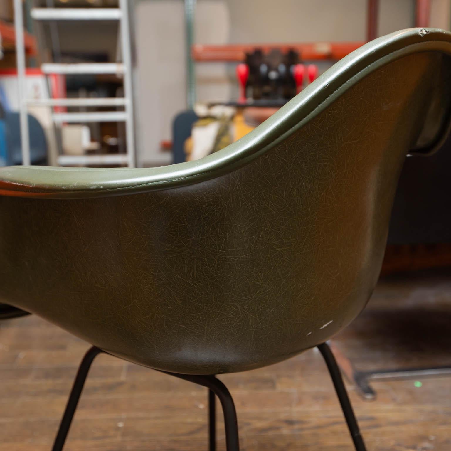 Mid-Century Modern Herman Miller Shell Chair