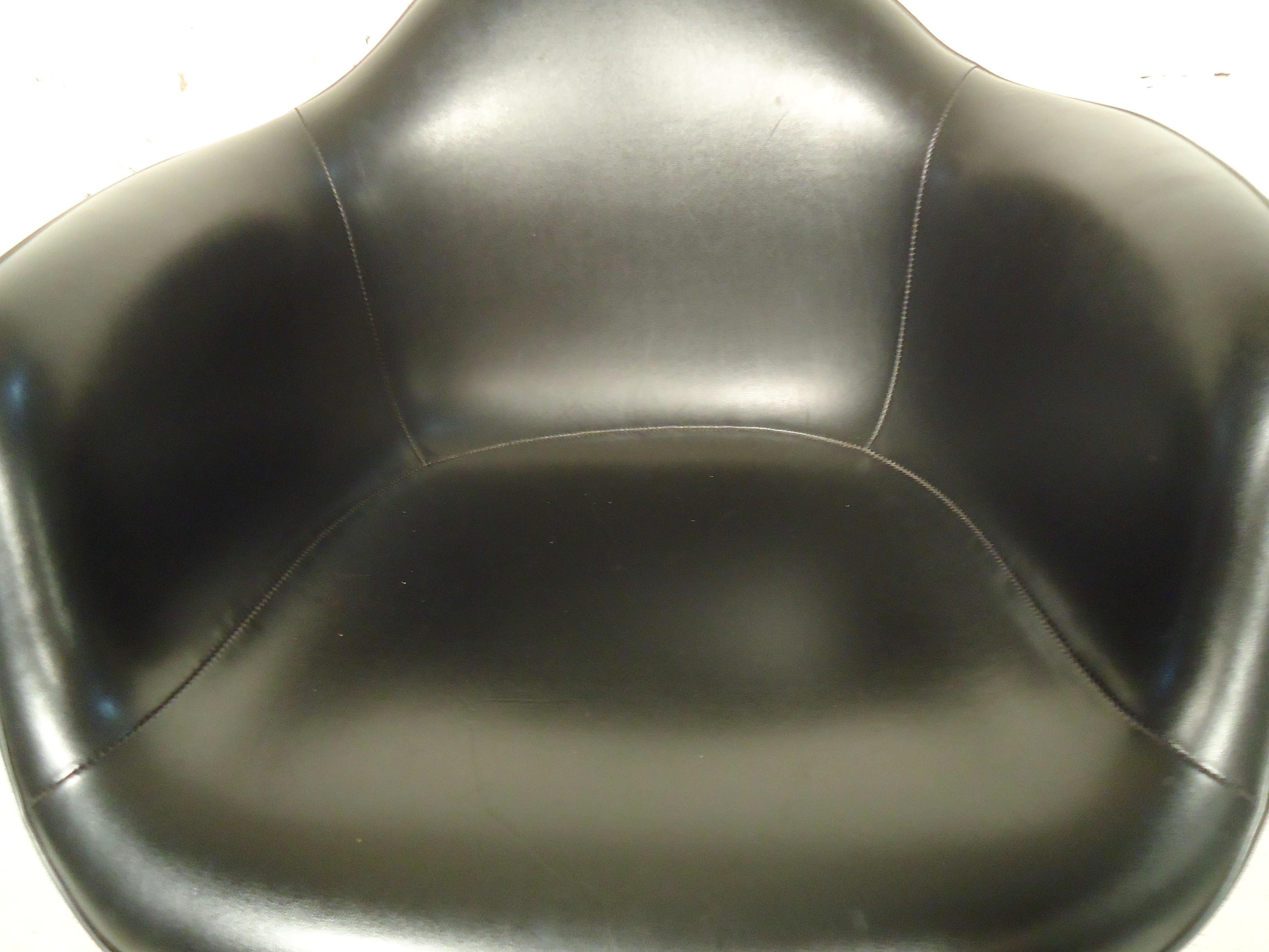 Herman Miller Shell Chair at 1stDibs | herman miller swivel shell chair ...