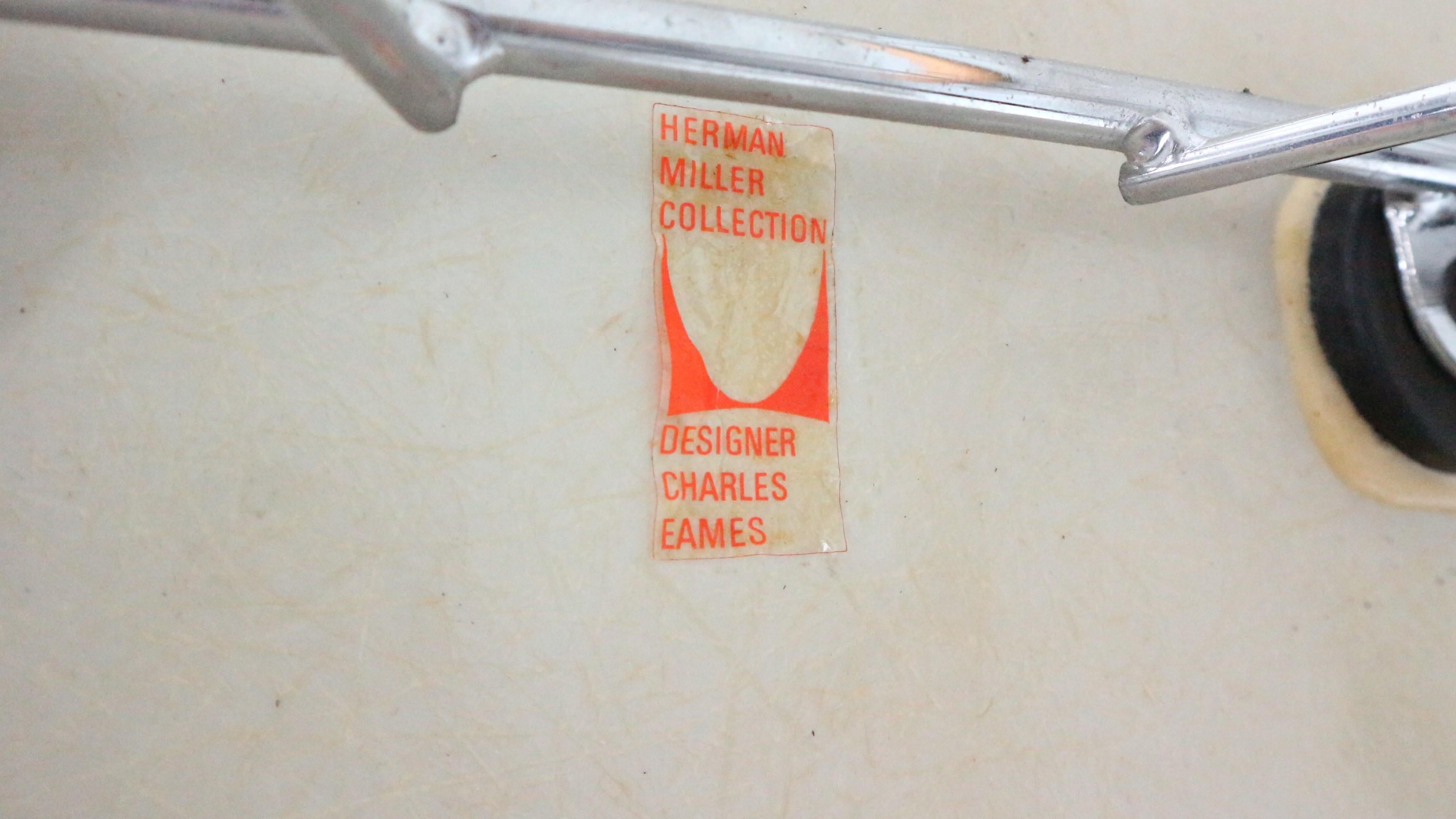 Herman Miller  Fauteuil à bascule RAR en fibre de verre Shell par les Eames, 1970 en vente 6