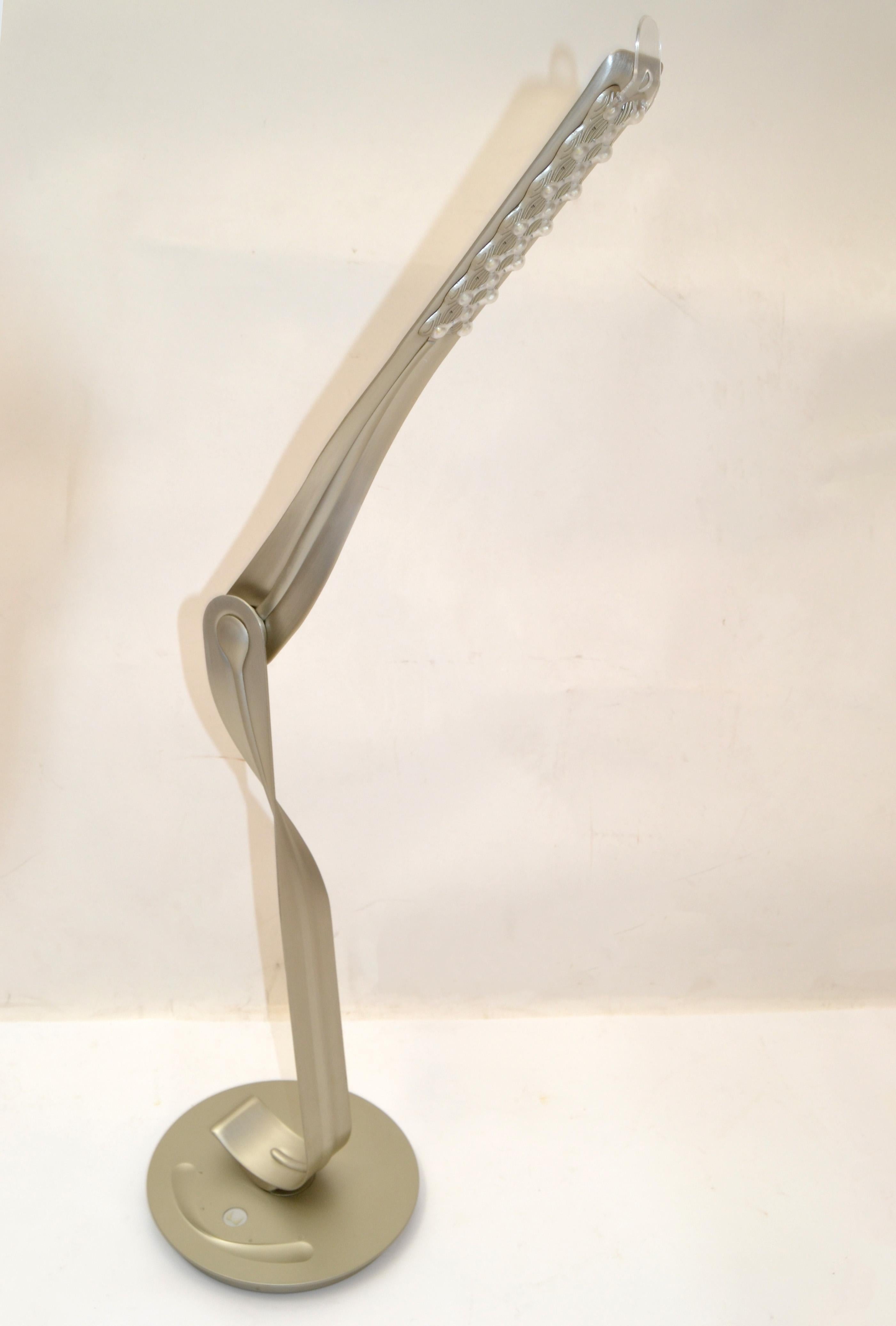 Herman Miller Signed Leaf LED Desk Lamp by Yves Behar Model G6510.3Y Modern 2007 For Sale 6