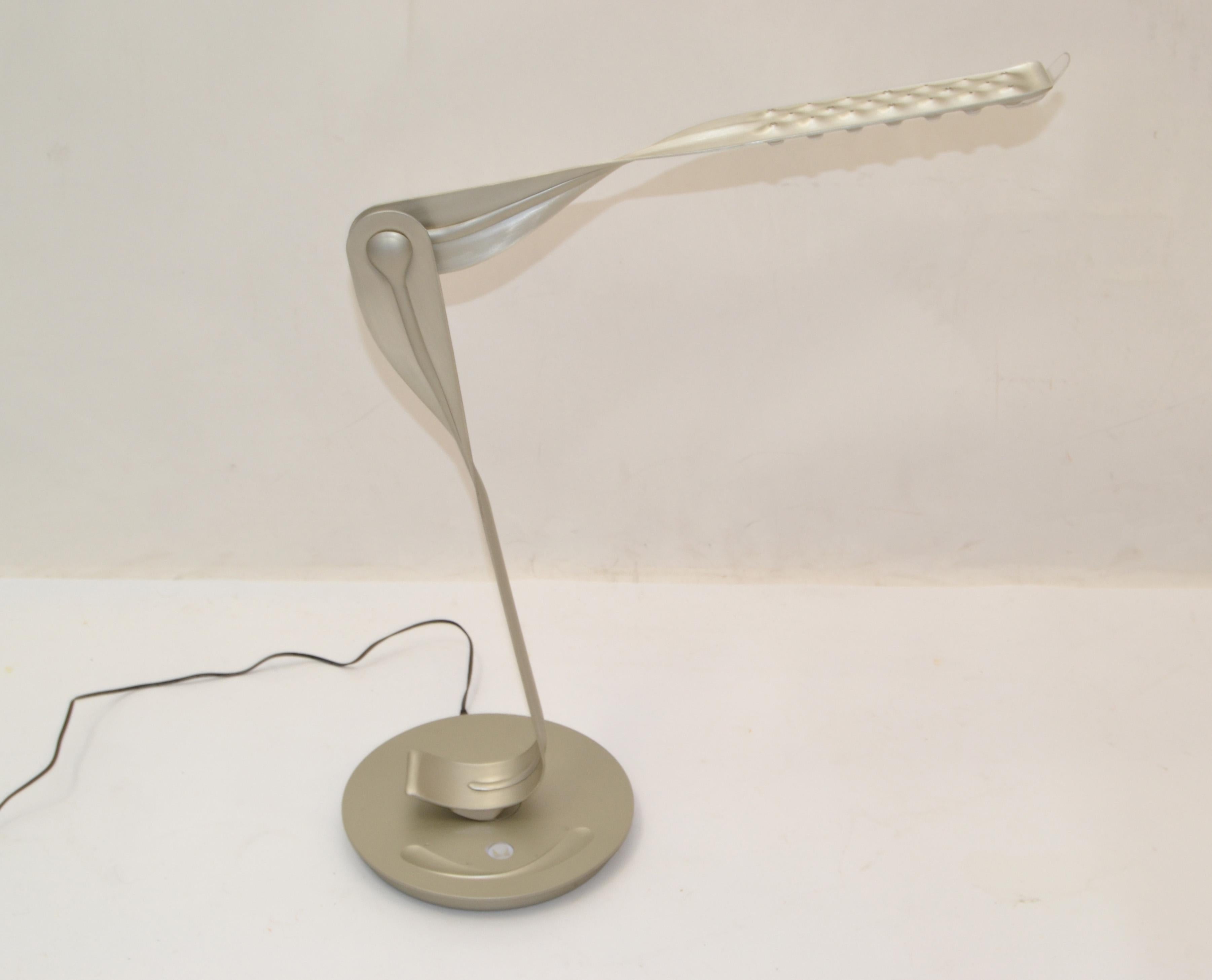 Herman Miller Signed Leaf LED Desk Lamp by Yves Behar Model G6510.3Y Modern 2007 For Sale 1