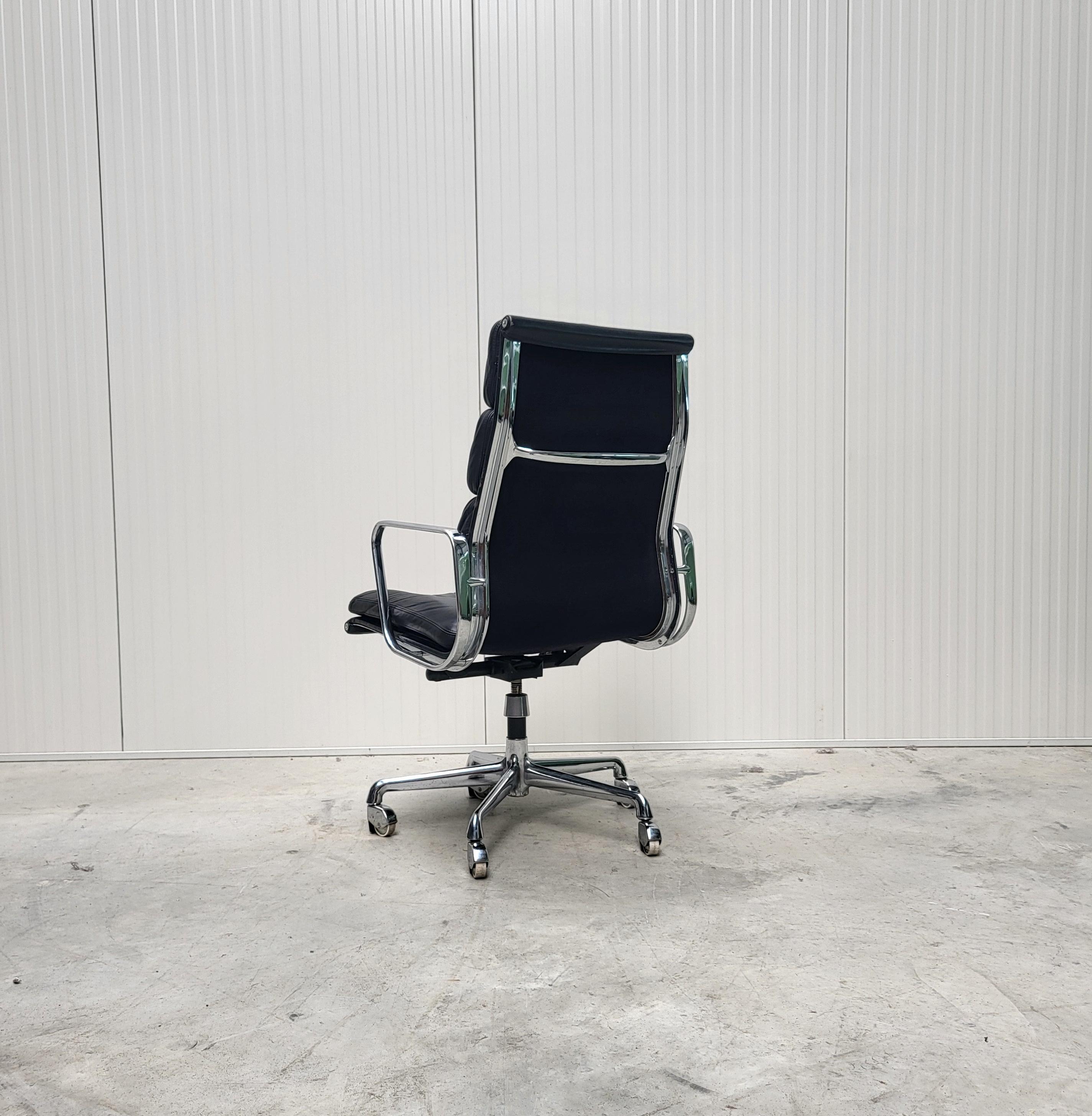 Herman Miller Soft Pad Office Chair by Charles Eames In Good Condition In Aachen, NW