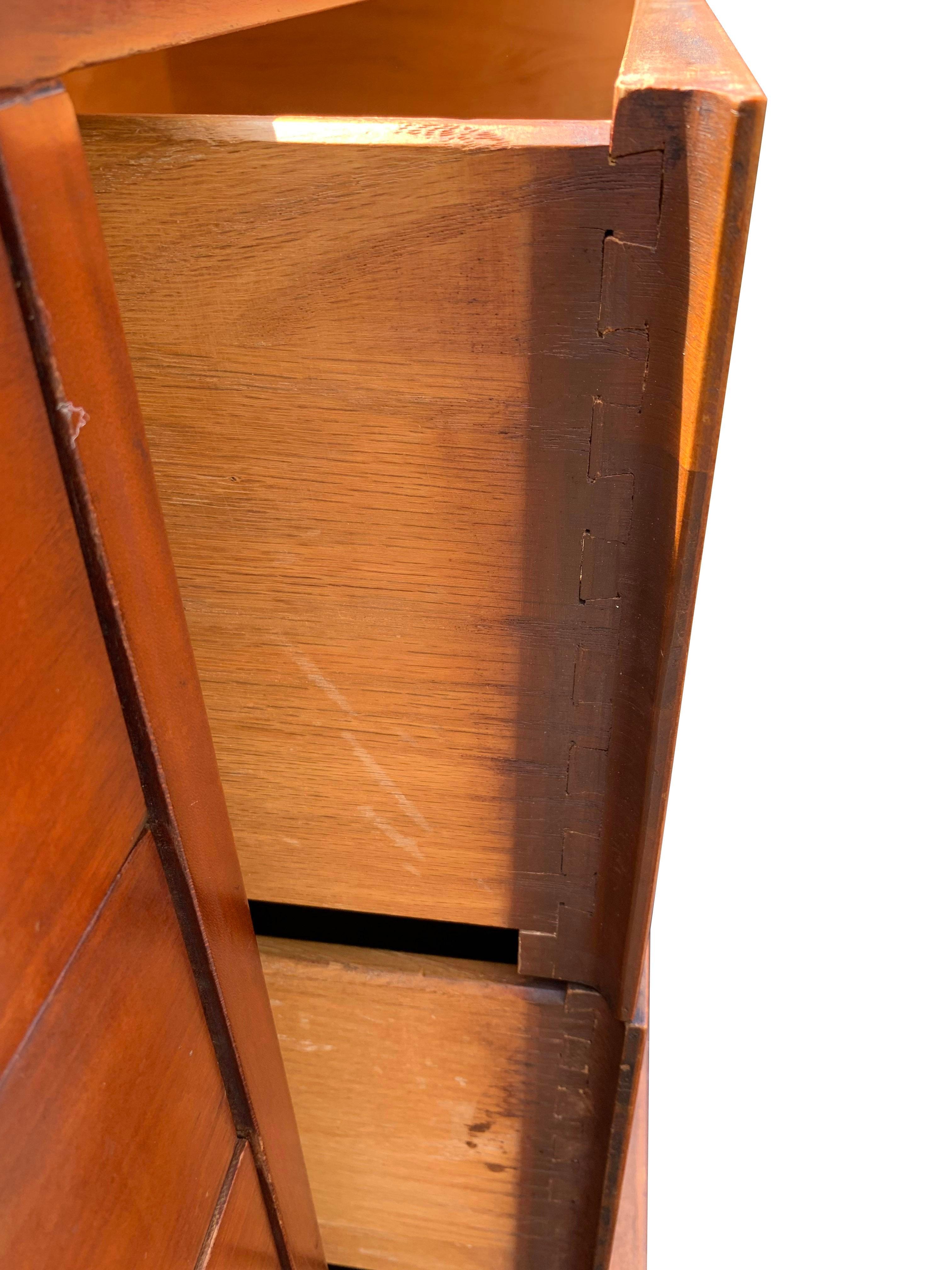 Herman Miller Style Credenza In Good Condition For Sale In Saddle River, NJ