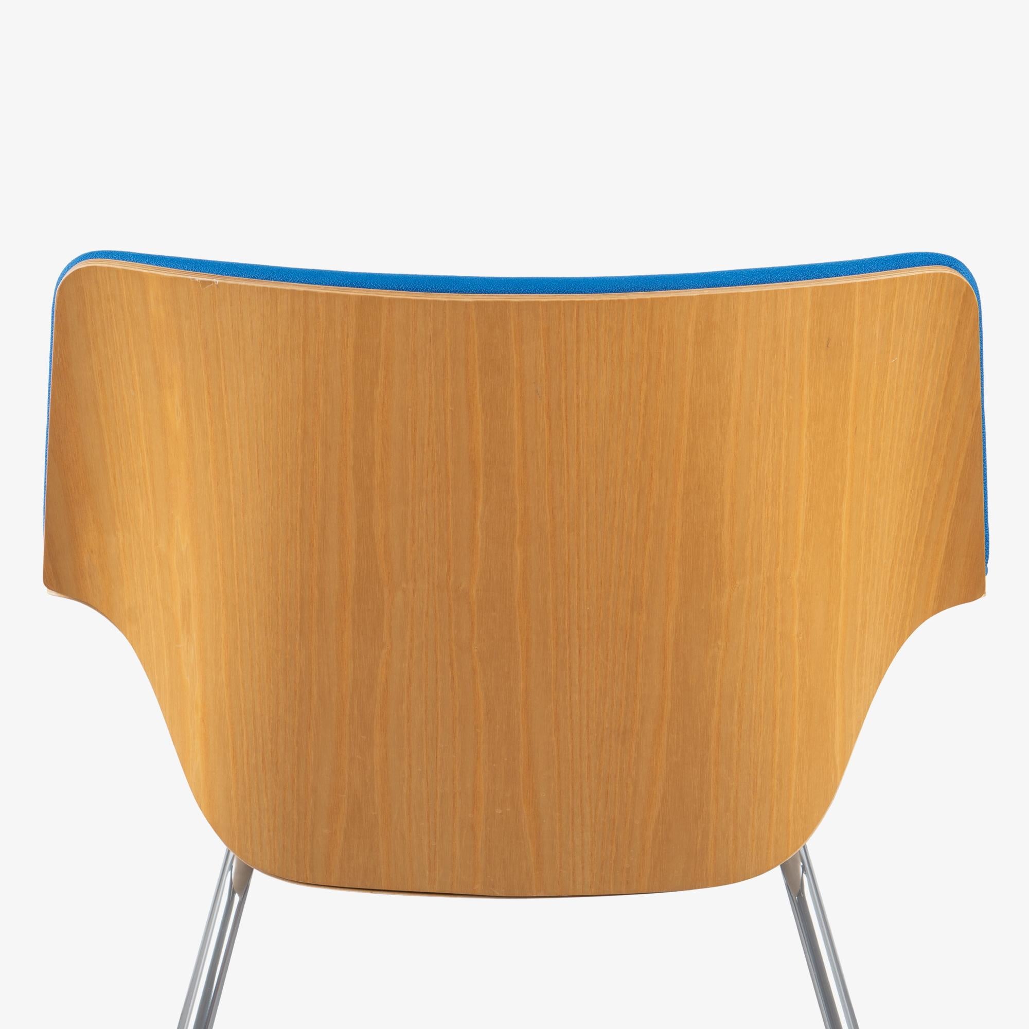 Le sedie da salotto in compensato Herman Miller Swoop di Brian Kane in tessuto blu originale in vendita 5