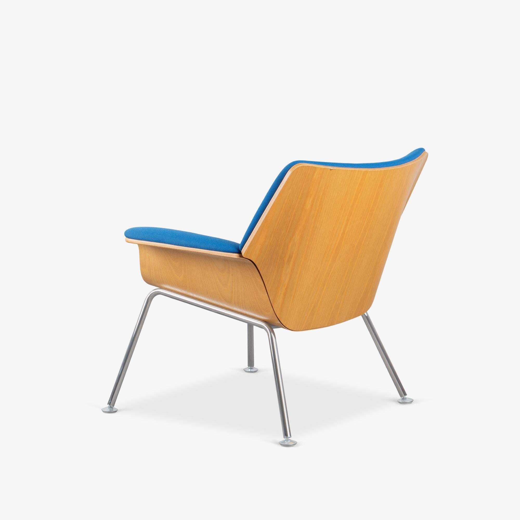 Le sedie da salotto in compensato Herman Miller Swoop di Brian Kane in tessuto blu originale In condizioni buone in vendita a Stamford, CT