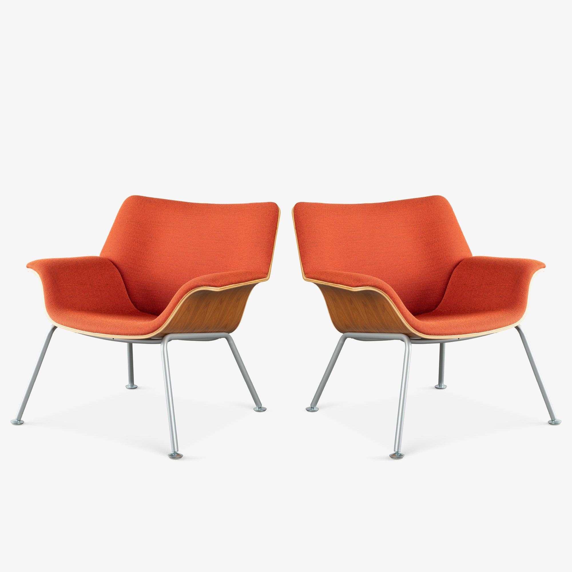 Brian Kane's Swoop Collection for Herman Miller embodies a modern interpretation of midcentury style, particularly showcased through the Swoop Plywood Lounge Chair. Kane meticulously studied the interaction between people and public seating, noting