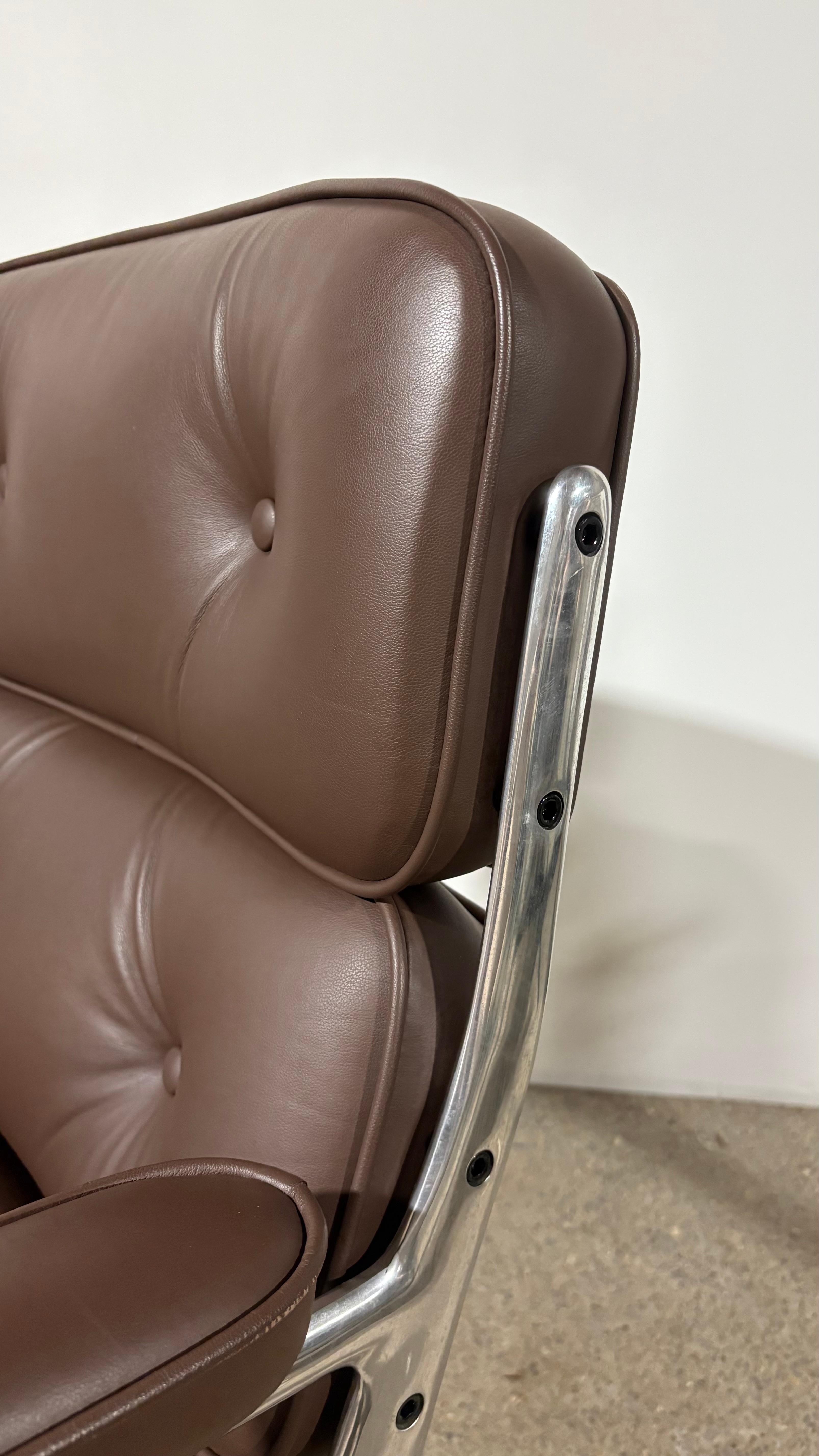 Moderno Sedia Herman Miller Time Life di Ray and Charles Eames in vendita