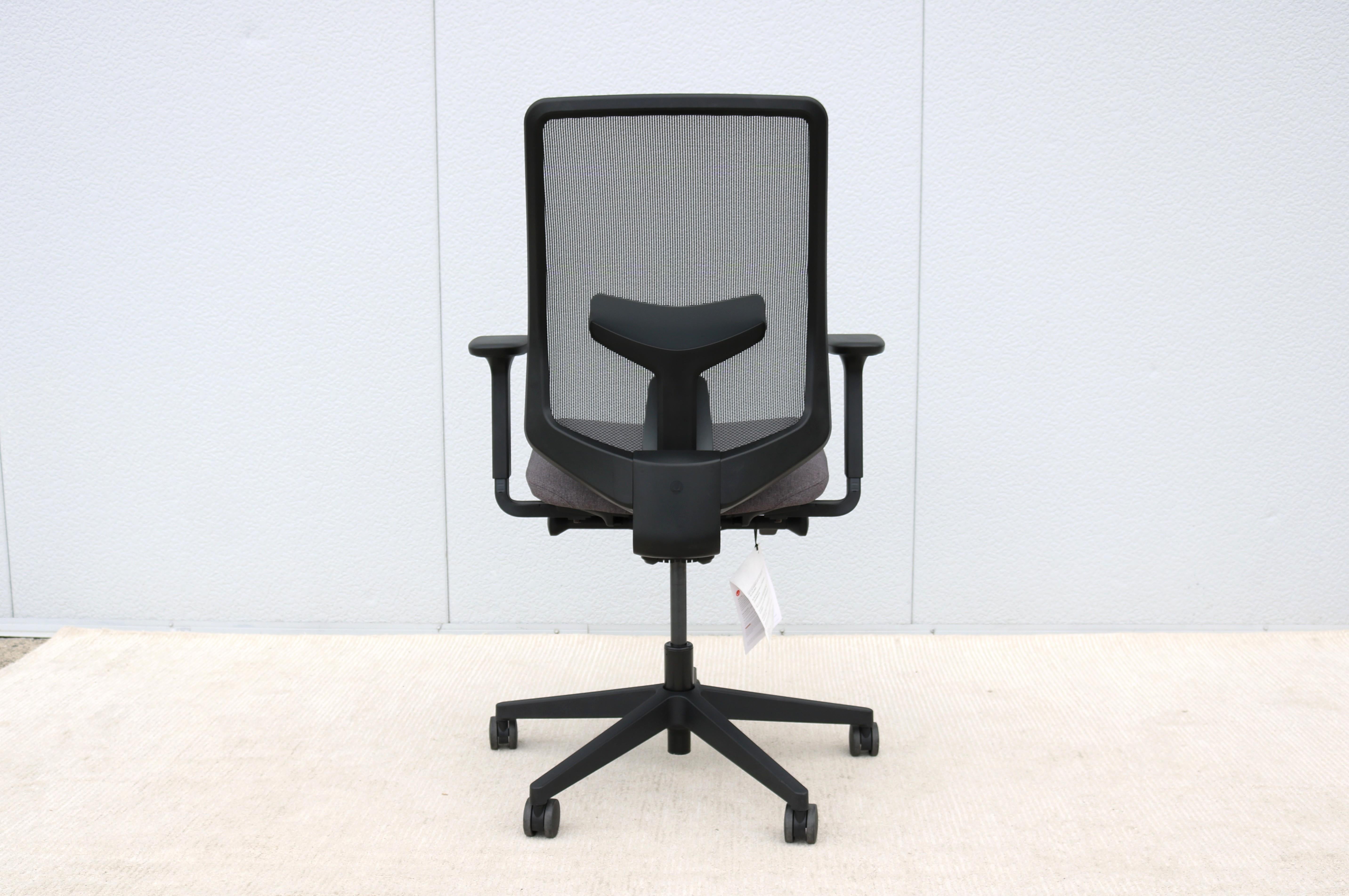 Herman Miller Verus Ergonomic Task Office Desk Chair Fully Adjustable, Brand New For Sale 4
