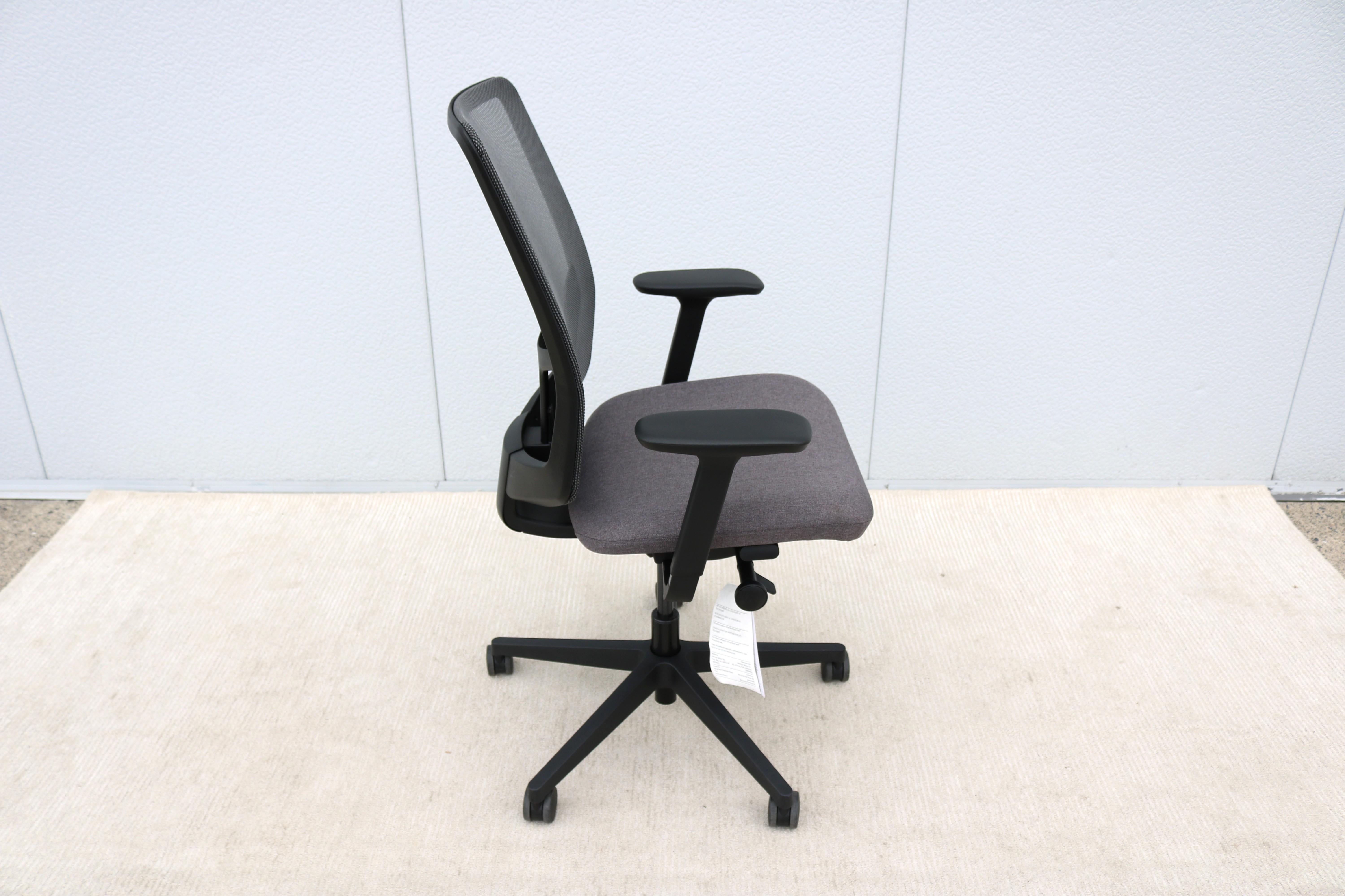 Herman Miller Verus Ergonomic Task Office Desk Chair Fully Adjustable, Brand New For Sale 5