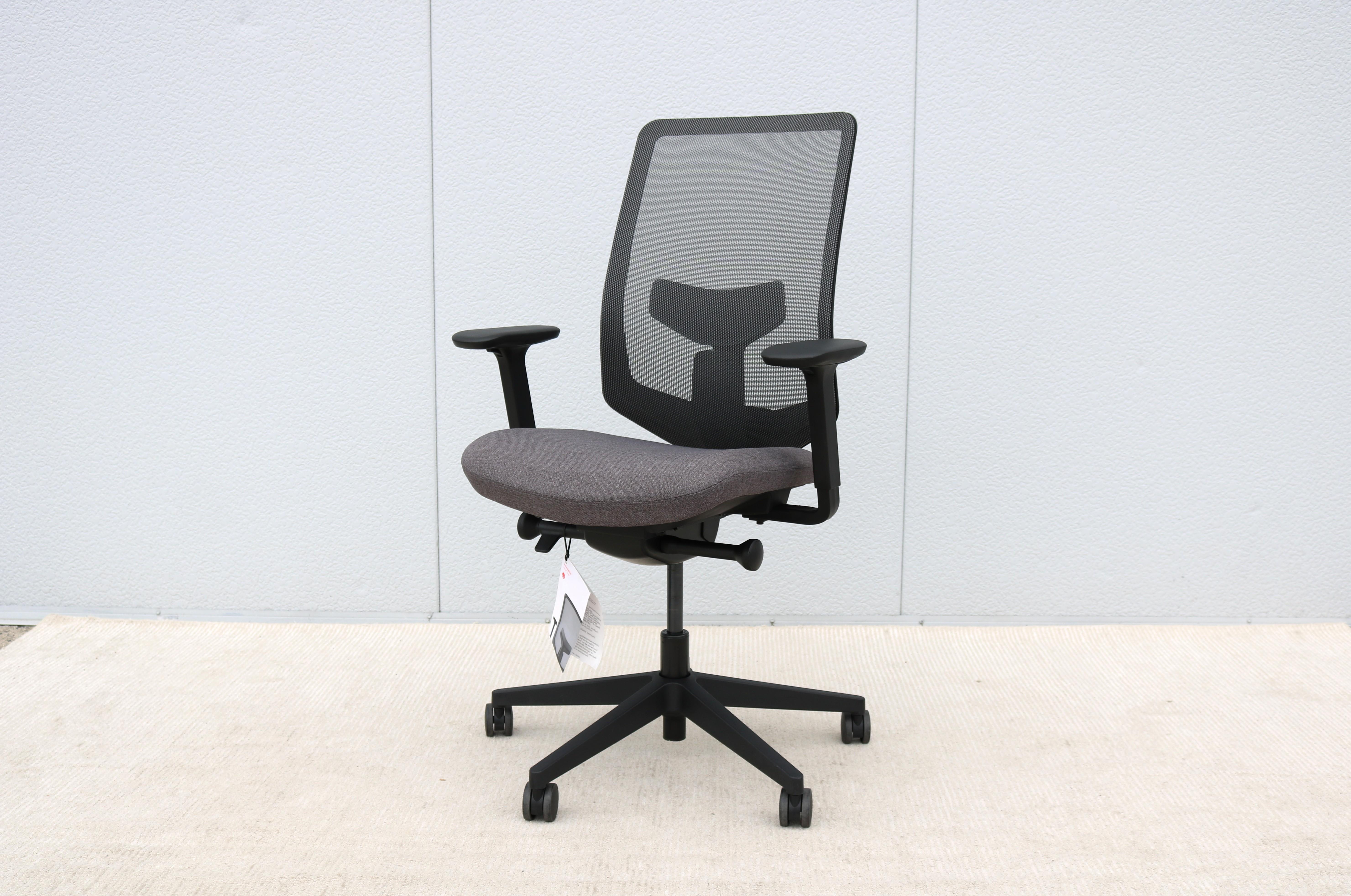 Herman Miller Verus Ergonomic Task Office Desk Chair Fully Adjustable, Brand New For Sale 2