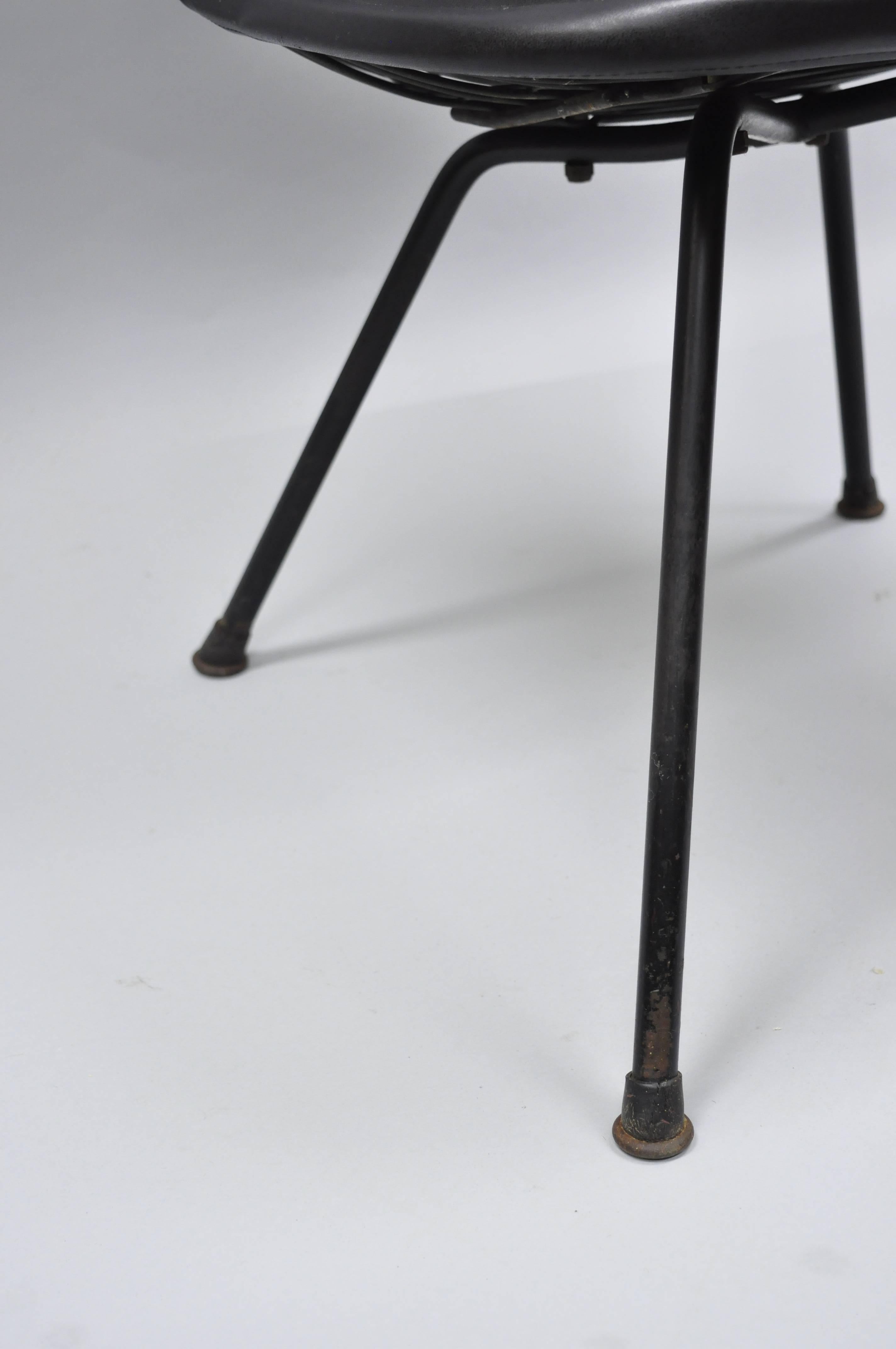 Mid-Century Modern Herman Miller Vintage Eames DKX Chair Black Upholstered Padded Vinyl Wire Frame For Sale