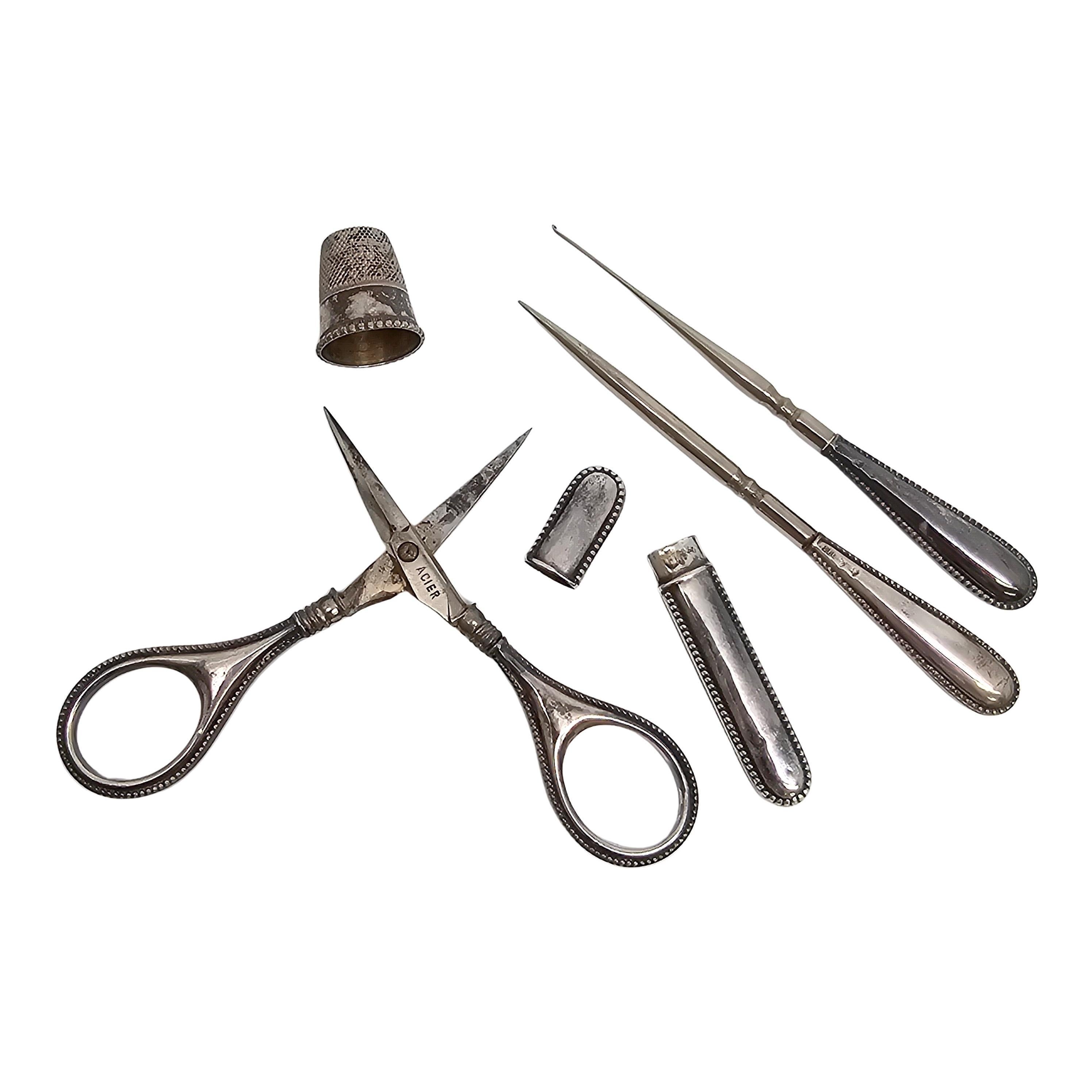 Hermann Bauer Alemania 800 Plata Kit de costura Tijeras Estuche Dedal Lezna Gancho 18804 en Bueno estado para la venta en Washington Depot, CT