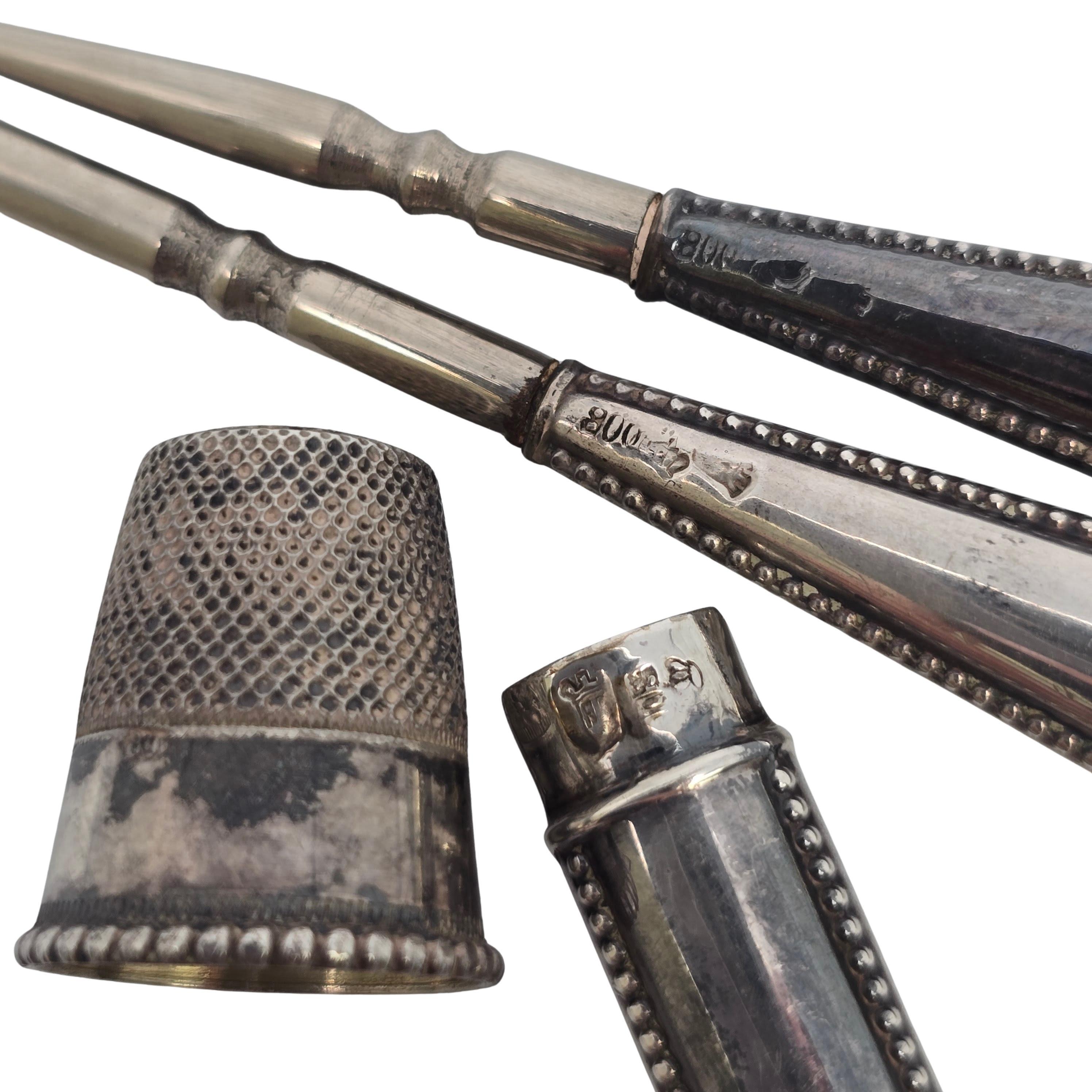Hermann Bauer Alemania 800 Plata Kit de costura Tijeras Estuche Dedal Lezna Gancho 18804 en venta 3