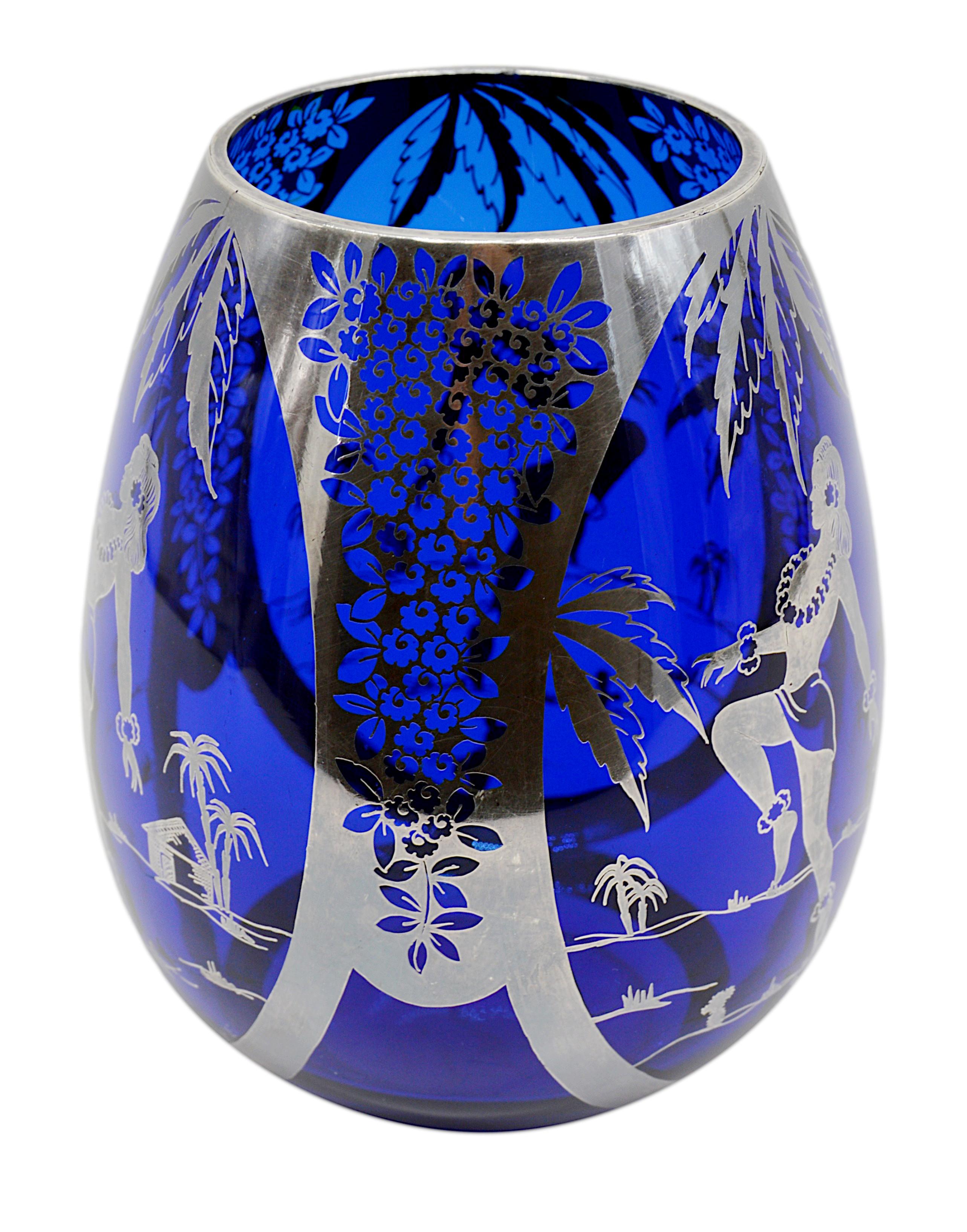 Vaso in vetro Art Deco di A. Michel, 1920 In condizioni buone in vendita a Saint-Amans-des-Cots, FR