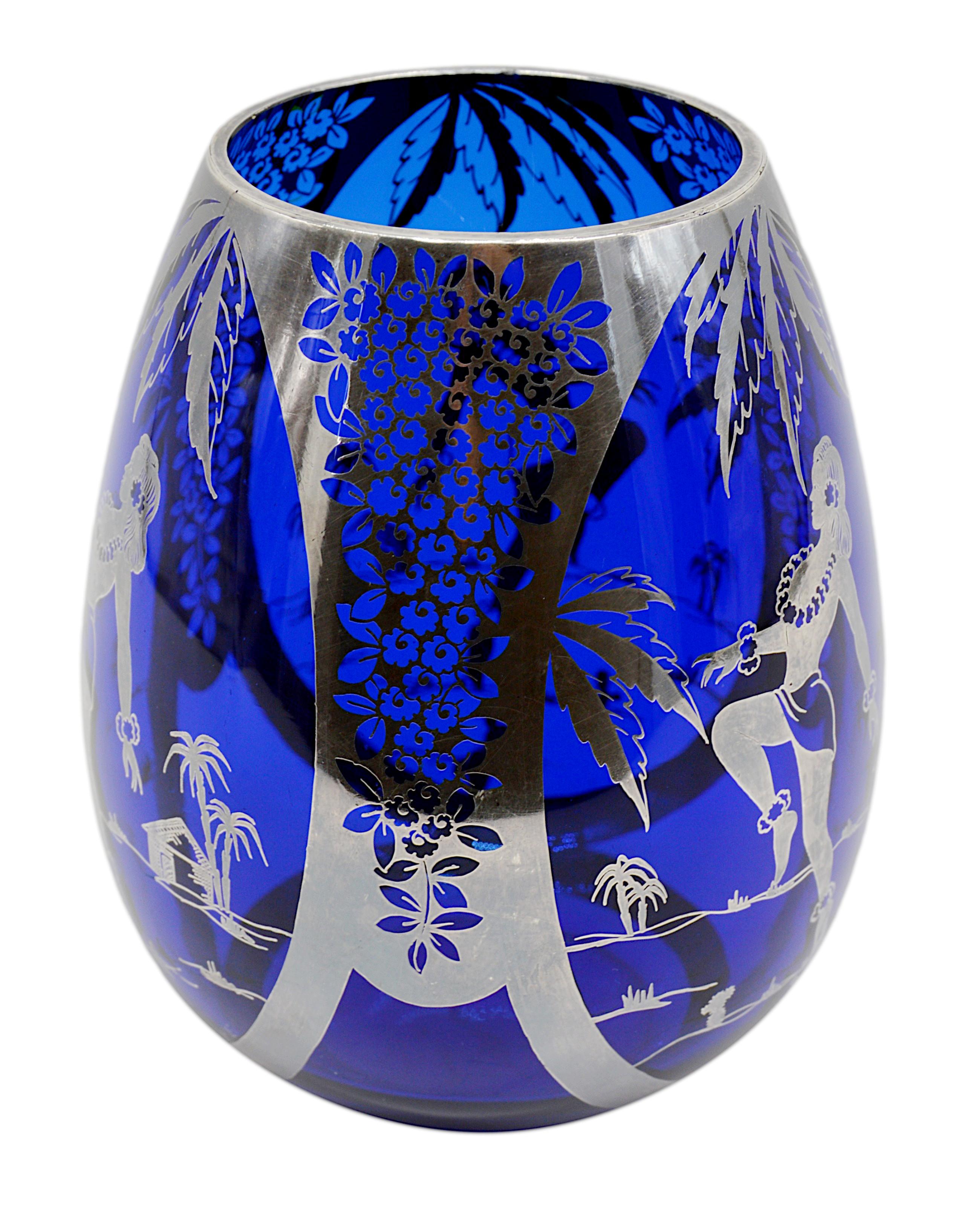 Milieu du XXe siècle Vase en verre Art déco français Hermann Michel, 1930 en vente