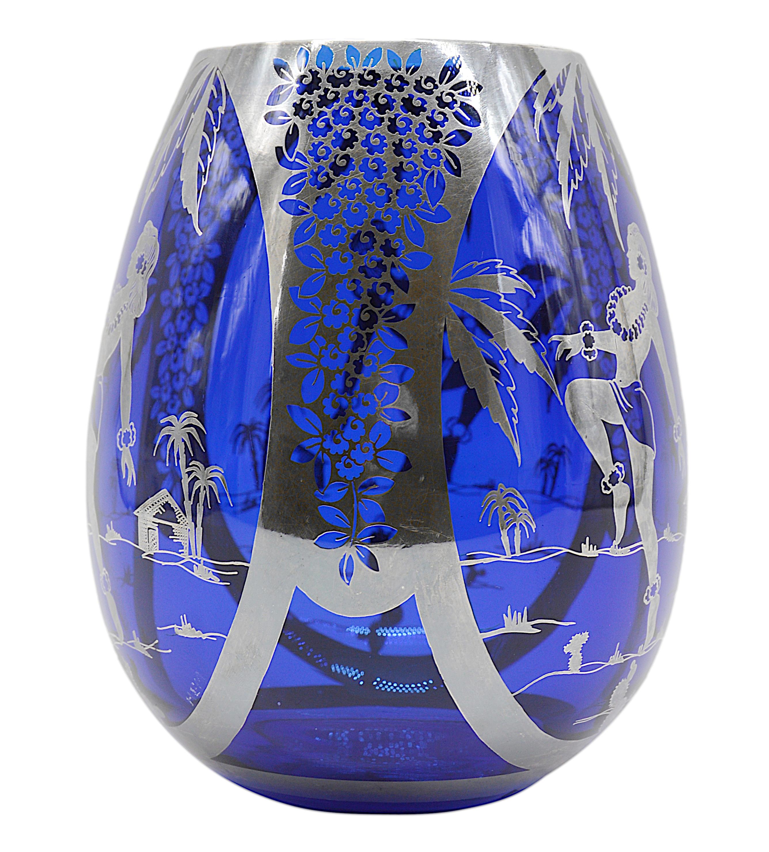 Hermann Michel French Art Deco Glass Vase, 1930 For Sale 1