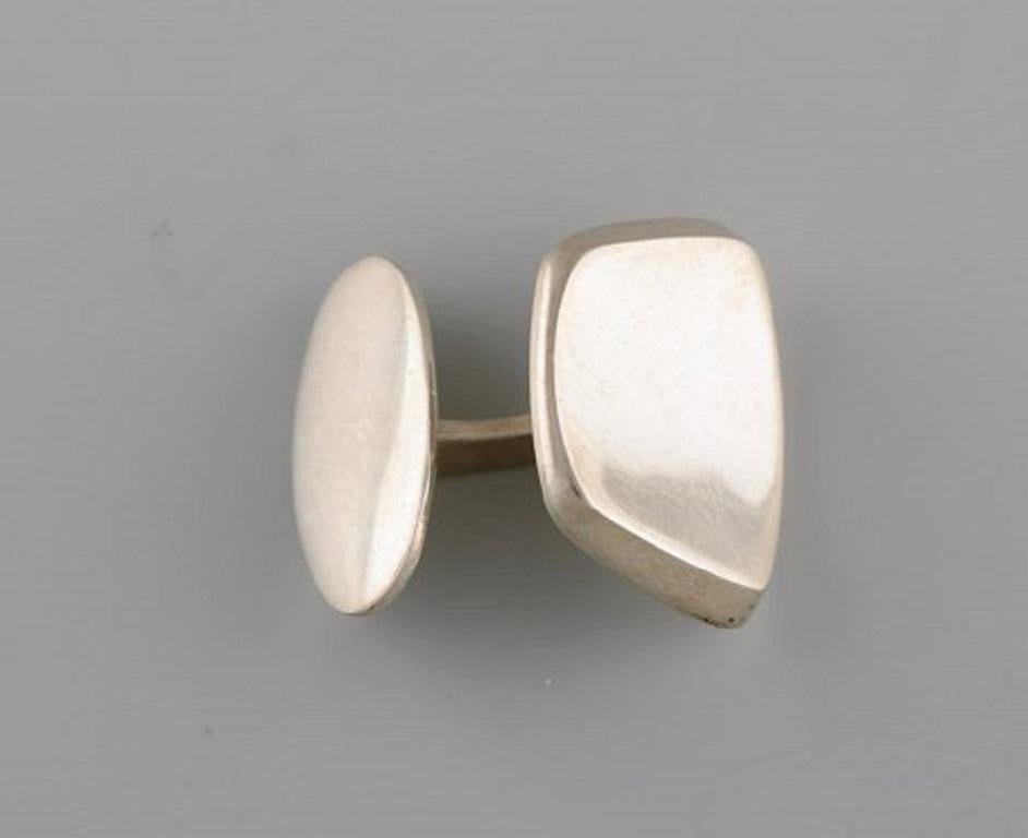 Hermann Siersbøl, Denmark, a Pair of Modernist Cufflinks in Sterling Silver In Good Condition In bronshoj, DK