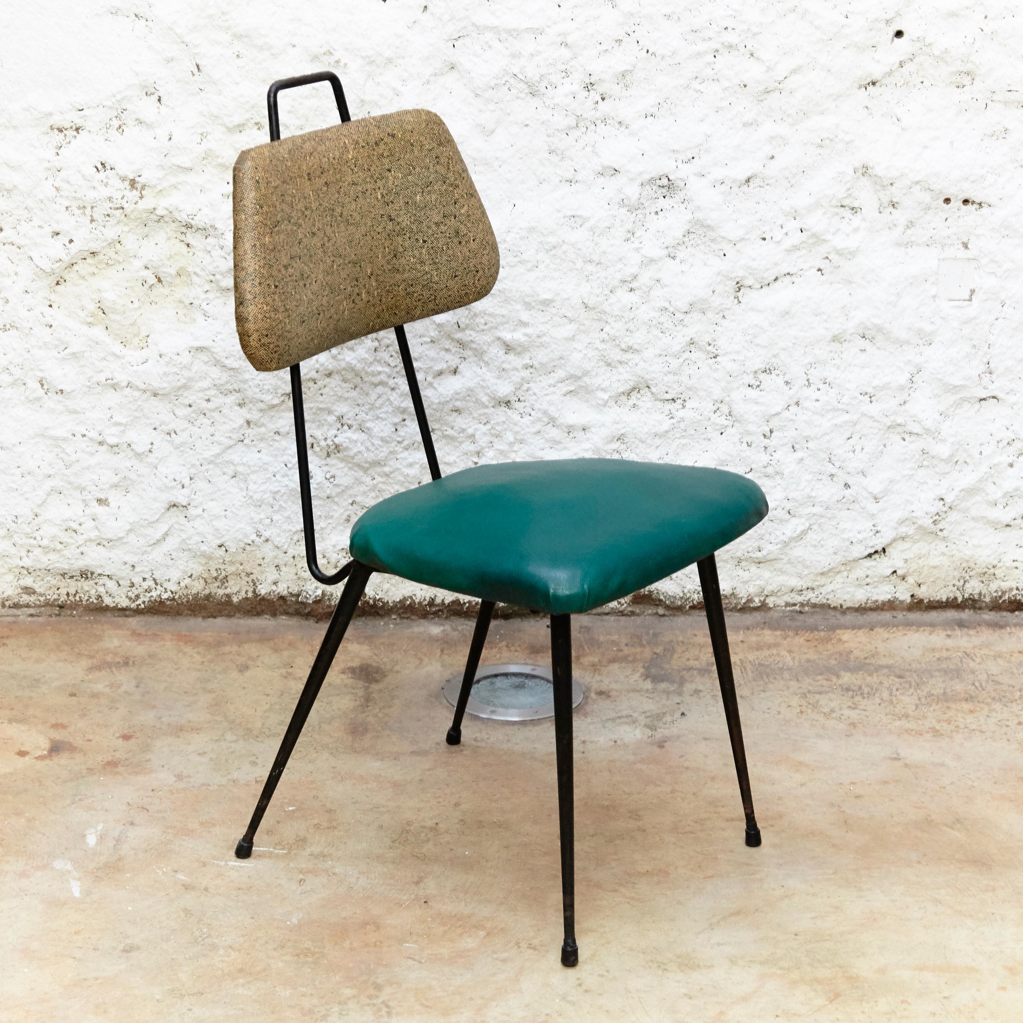 Hermanos Vidal Skie and Lacquered Metal Mid-Century Modern Chair, circa 1950 In Good Condition In Barcelona, Barcelona