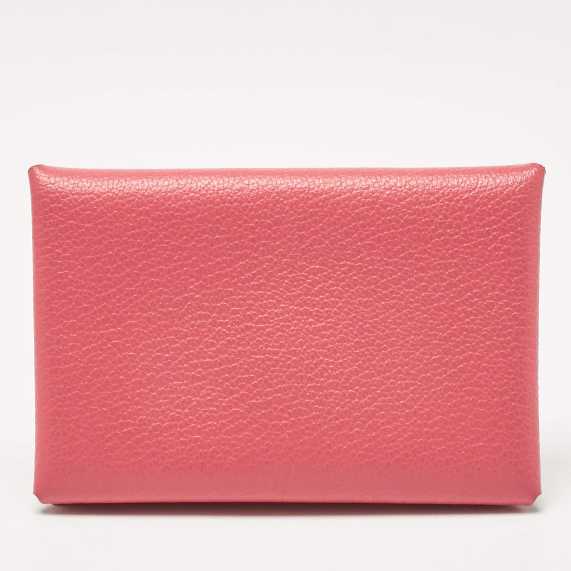 Hermès Rose Azalee Chevre Mysore Leather Calvi Card Holder In Excellent Condition For Sale In Dubai, Al Qouz 2