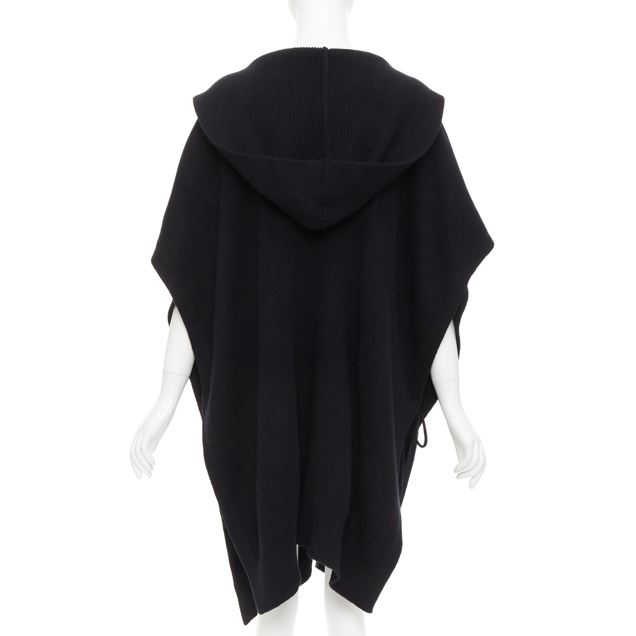 HERMES 100% Kaschmir schwarzer rechteckiger Poncho mit Kapuze Strickmantel TU im Angebot 1