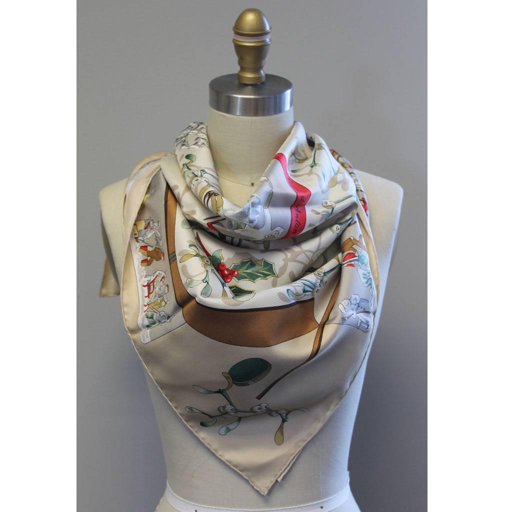 Brand: Hermes
Style: Scarf
Dimensions: 36