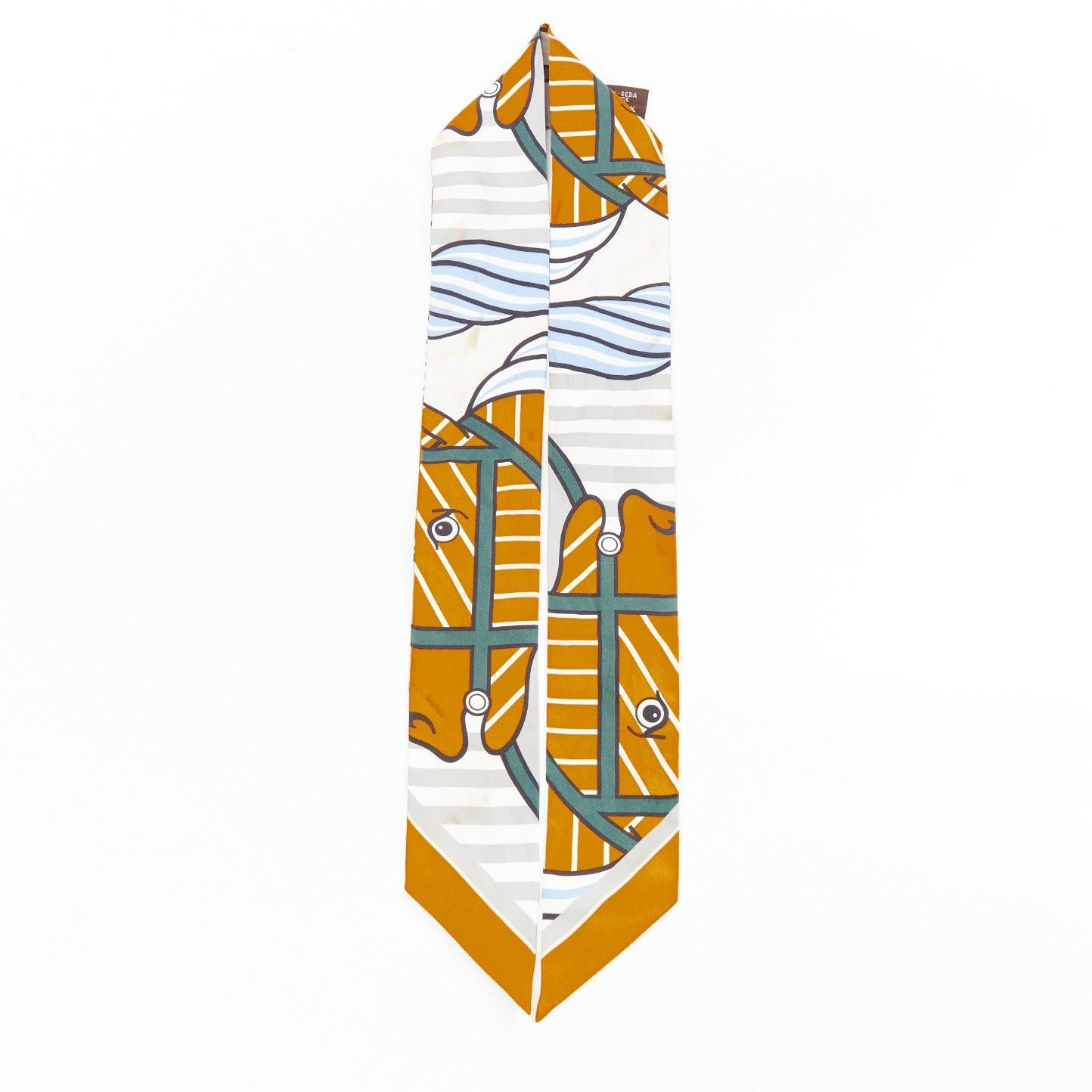 HERMES 100% silk Silk Quadrige Bayadere Twilly Ocre Gris Vert scarf In Fair Condition For Sale In Hong Kong, NT