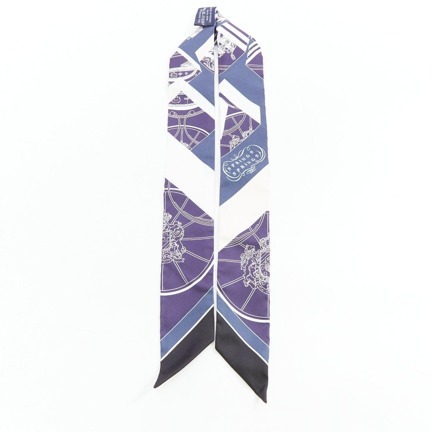 Foulard HERMES 100% soie Springs Springs Twilly Marine Creme Petrole Excellent état - En vente à Hong Kong, NT
