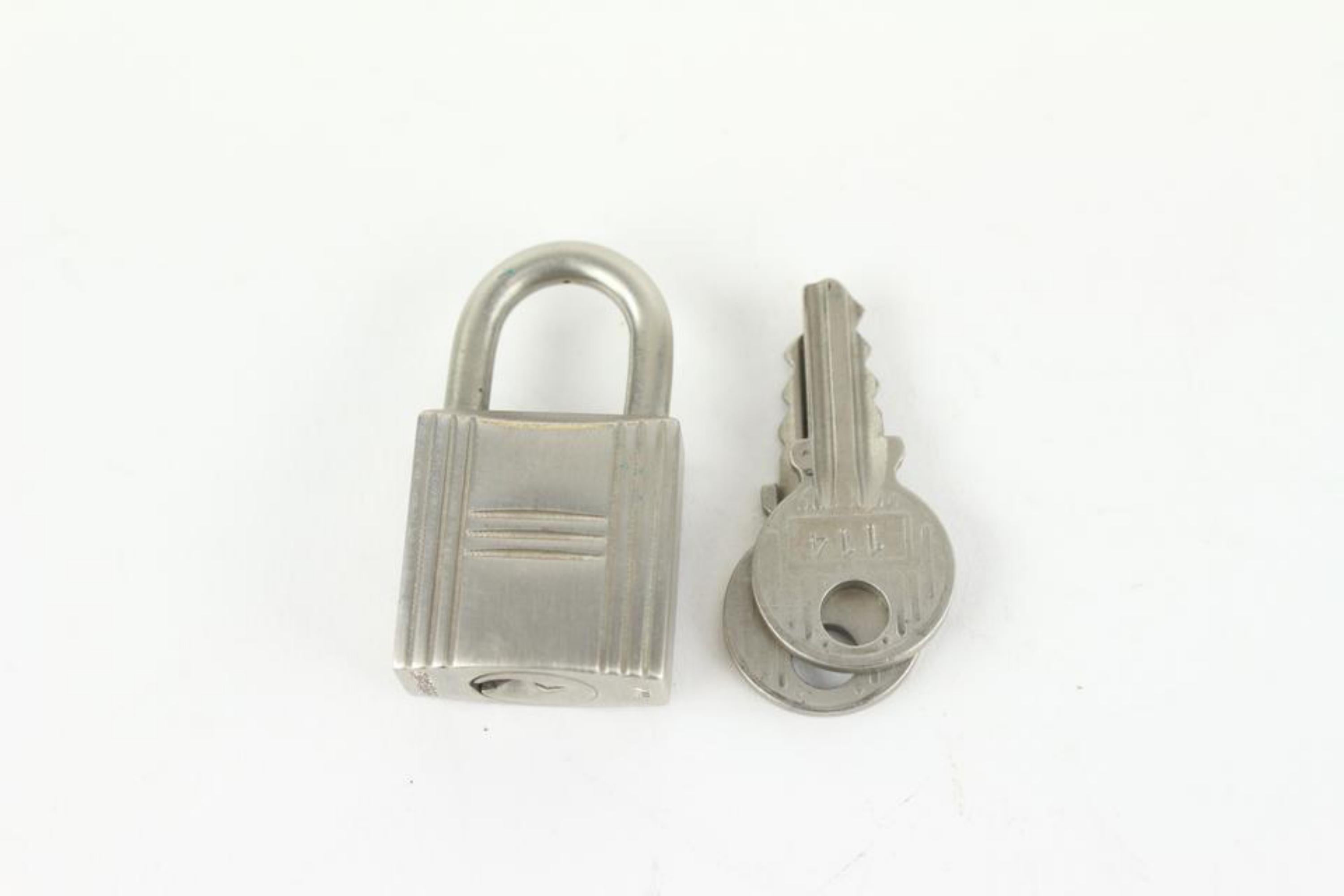 Hermès #114 Silver Matte Brushed Cadena Padlock Key Set Lock Bag Charm 129h15 In Good Condition In Dix hills, NY