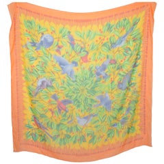 Orangefarbener Seidenchiffonschal von Hermes 140cm ""Les Merises" mit Kirschenmuster