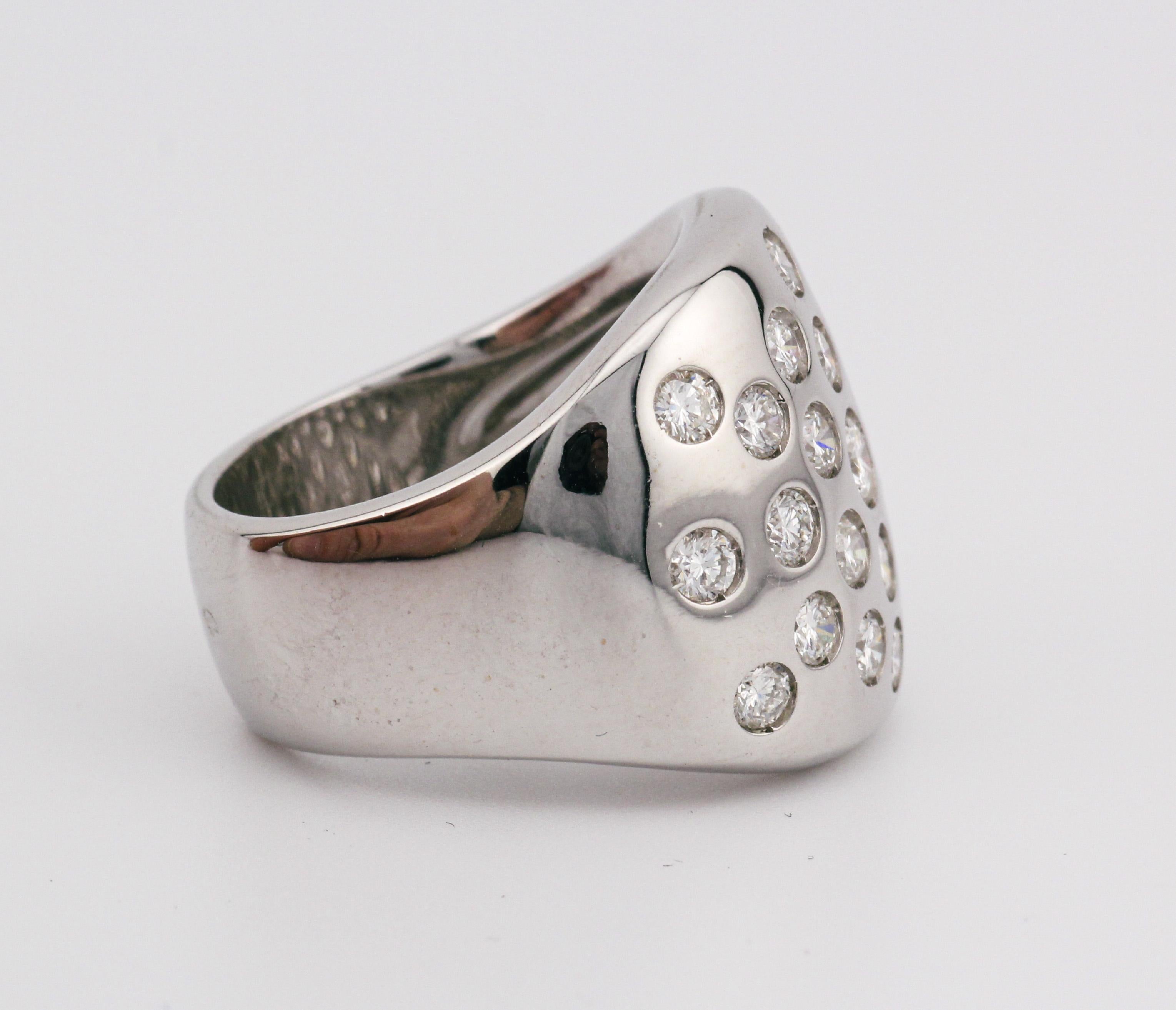 Hermes 1,45 Karat Diamant 18K Weißgold Dome Ring Größe 6 im Zustand „Gut“ im Angebot in Bellmore, NY