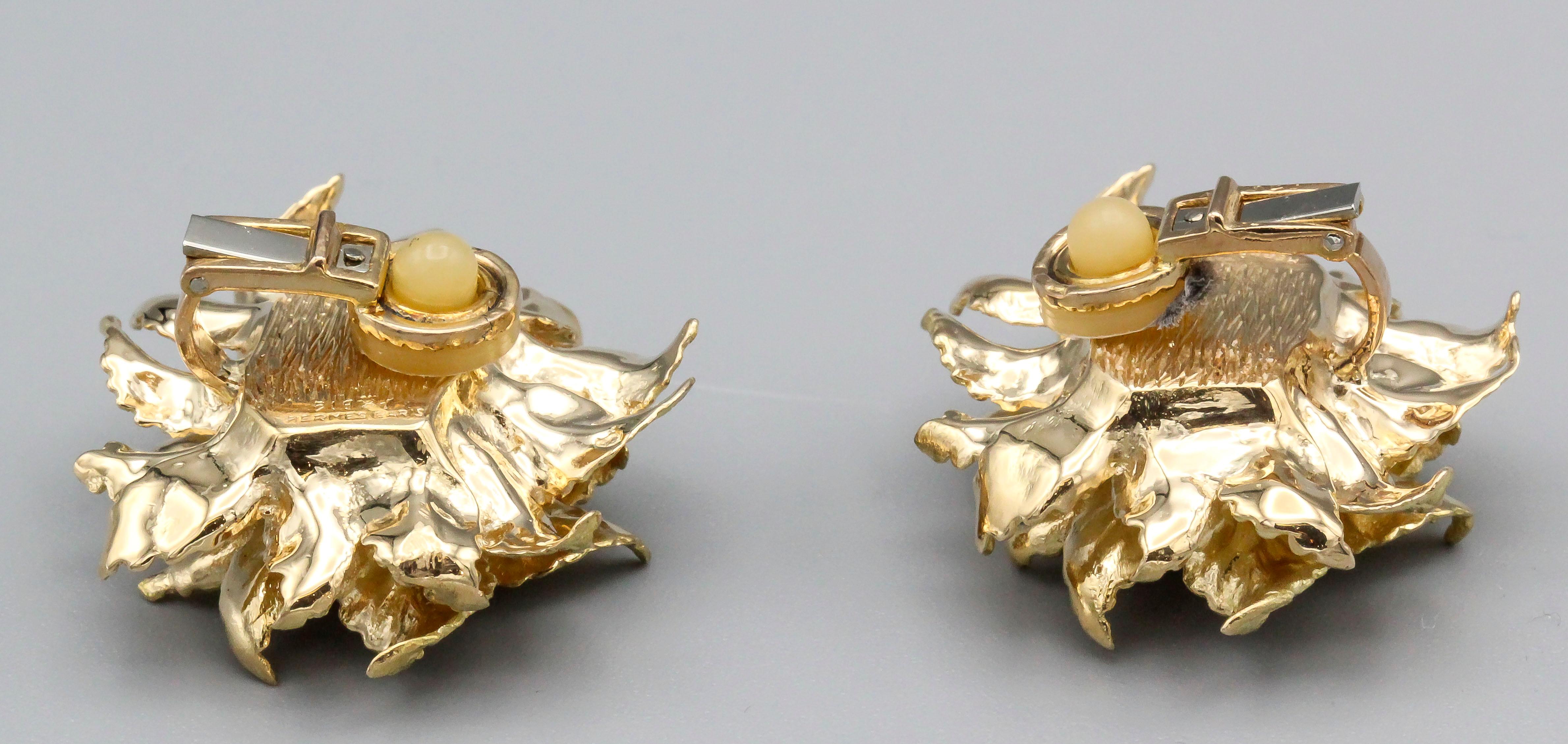 Hermès 18 Karat Gold Flower Earrings In Excellent Condition In New York, NY