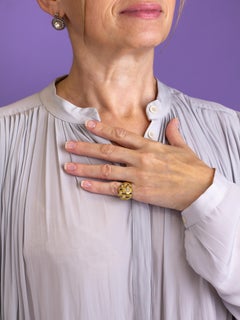 Hermes, Anello "Bombe" in oro giallo 18 carati e zaffiri