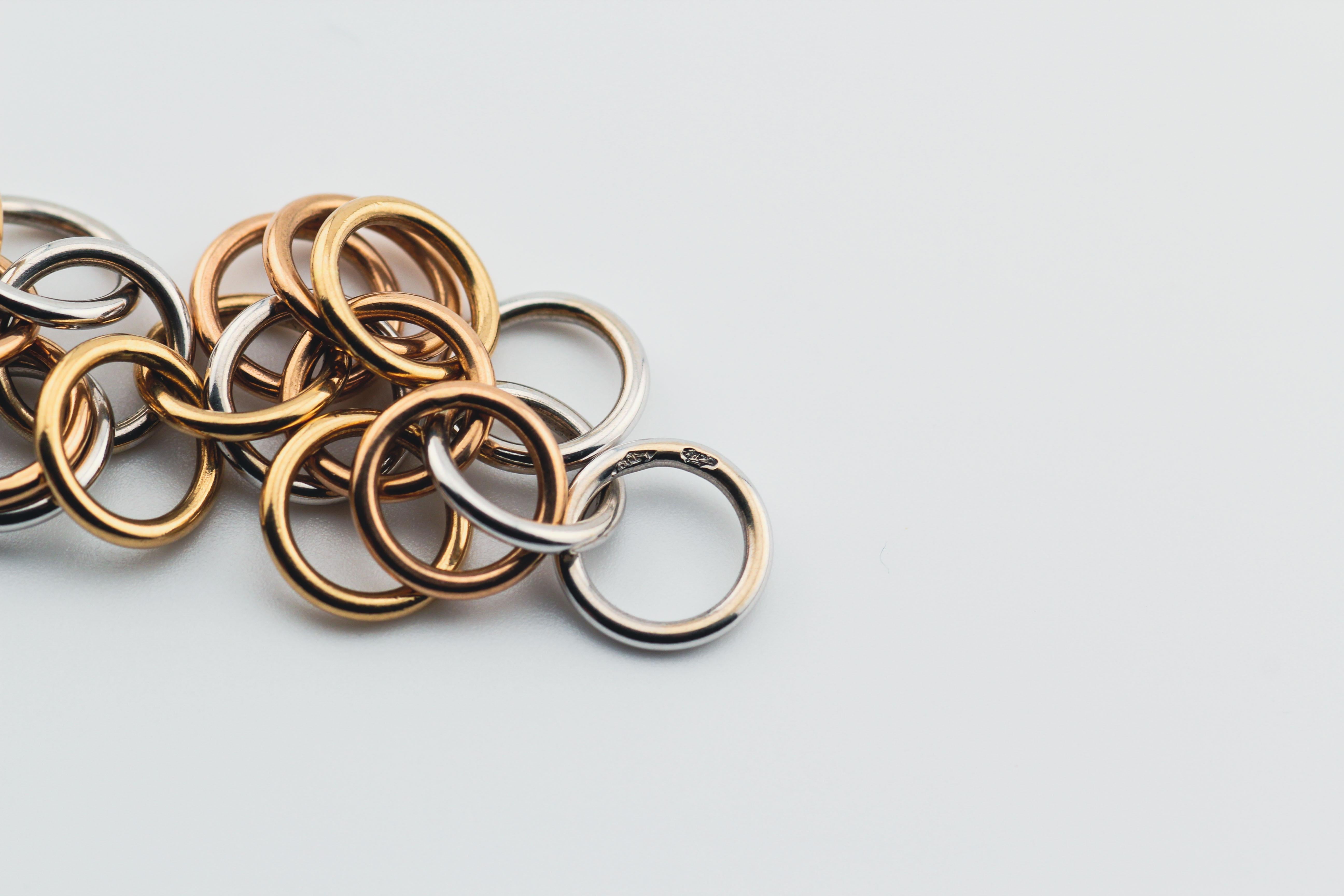 Hermès Bracelet à maillons en or 18k 3 couleurs, petit cercle Bon état - En vente à New York, NY