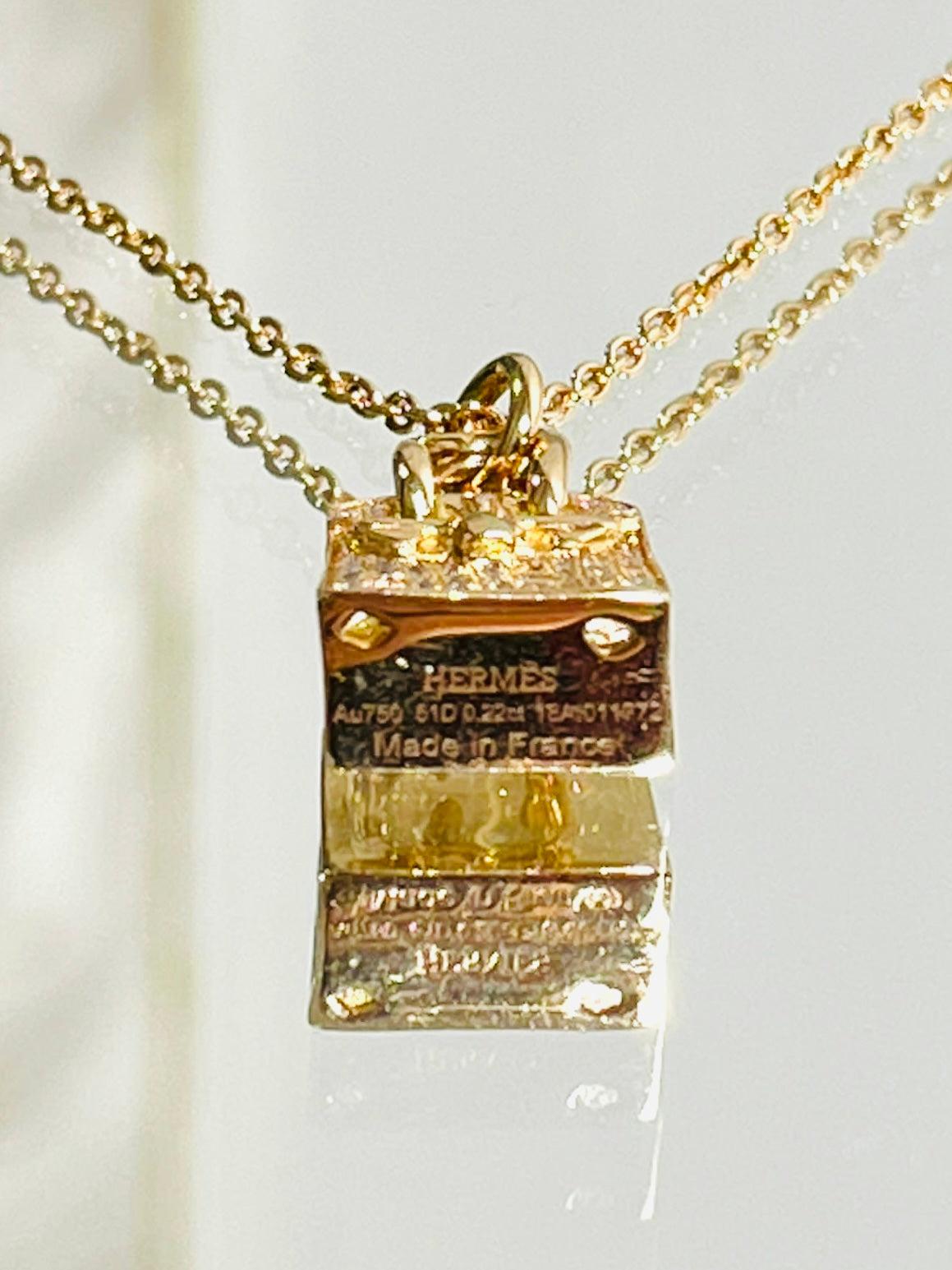 Hermes Collier pendentif amulette Birkin en or rose 18k et diamants en vente 2