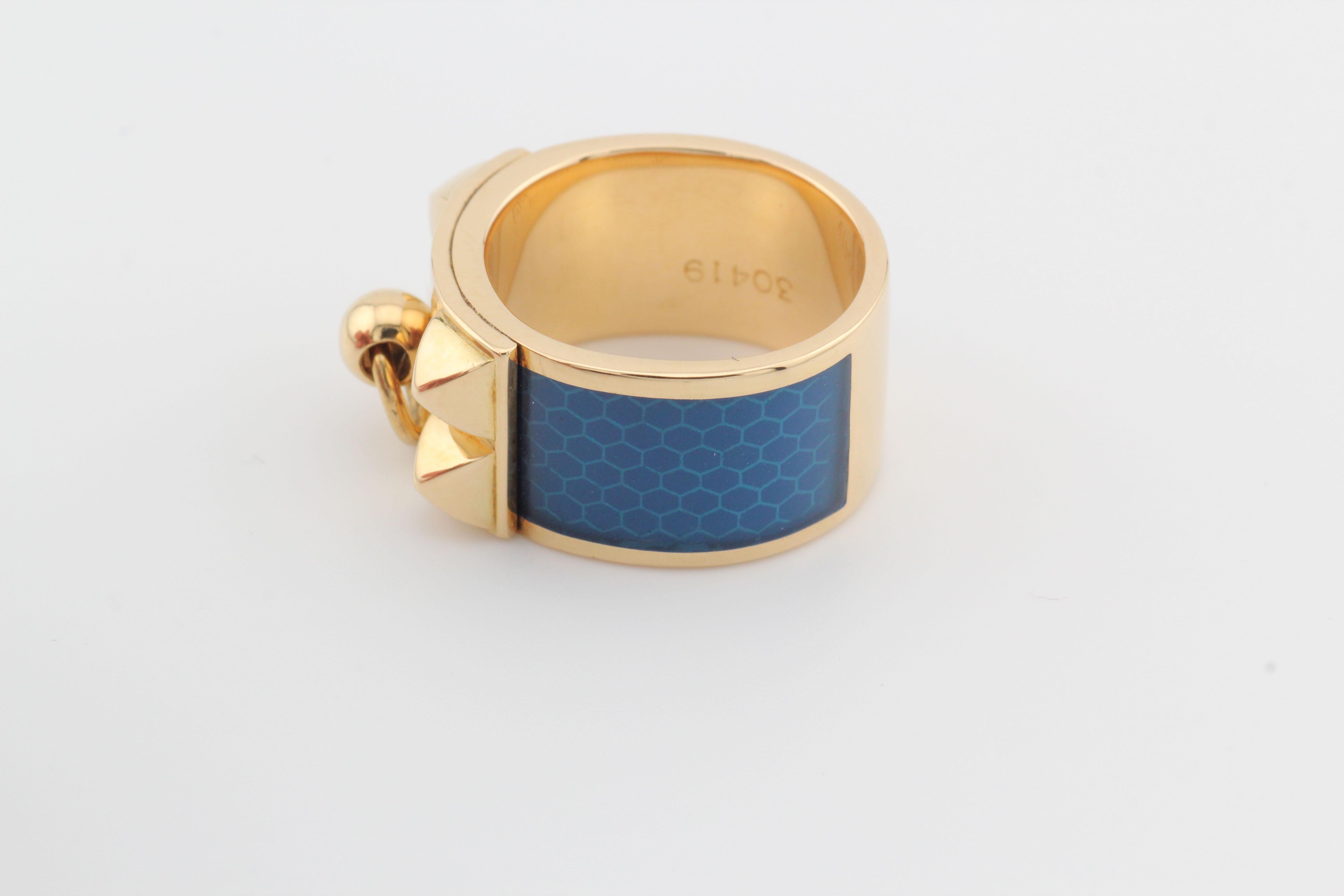 Contemporary Hermes 18k Yellow Gold Collier De Chien Blue Enamel Ring Size 5 For Sale