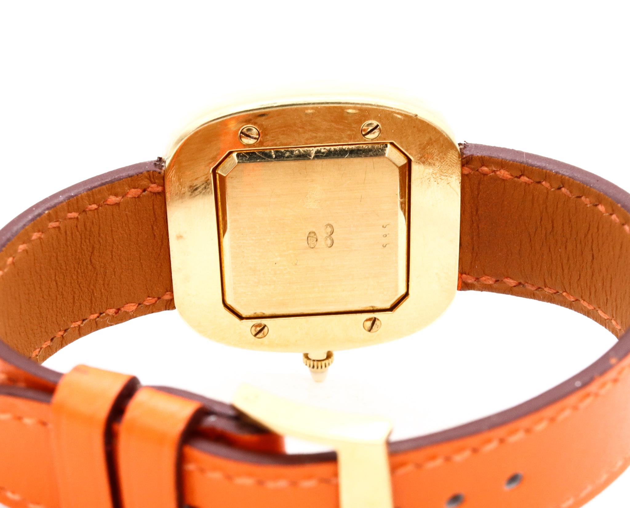 Hermes 1970 Paris 18Kt Yellow Gold Wristwatch with Rose Ebony Wood and Carvings For Sale 4