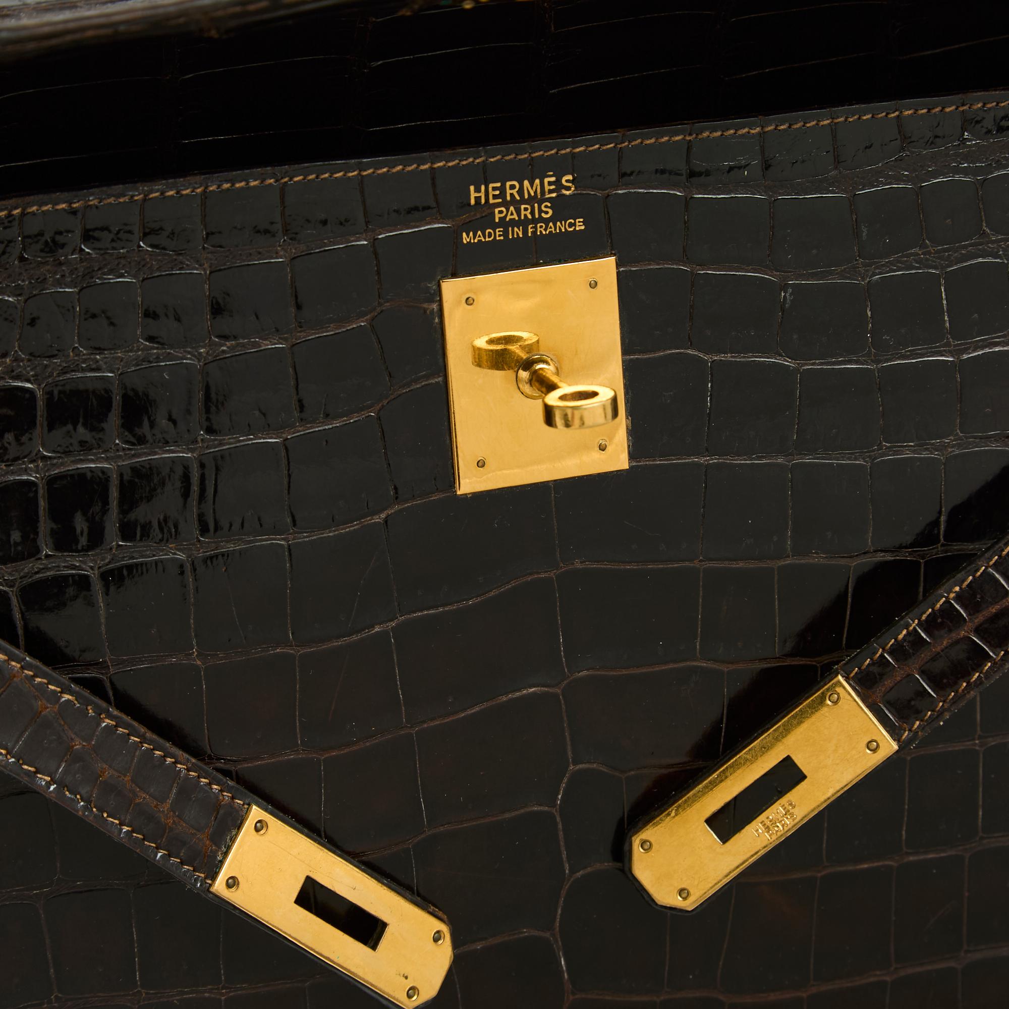 Hermès 1972 Sac Kelly 35 Hermes Precioso bolso de mano Kelly 35 de piel marrón en venta 2