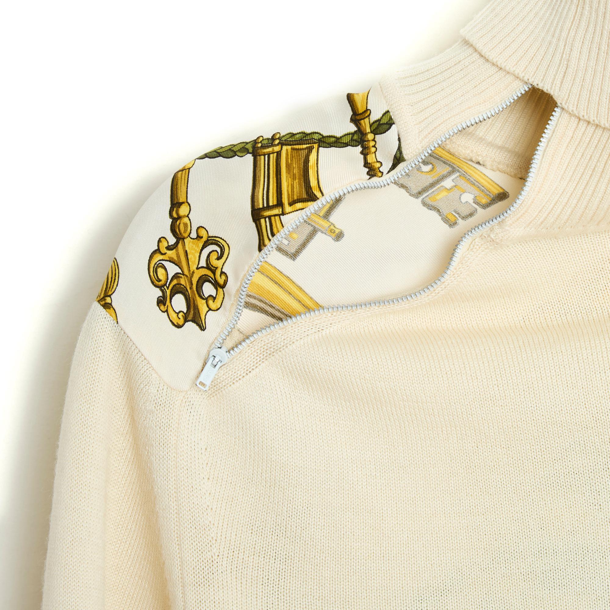 White Hermes 1980 Top Pull Twillaine FR38 Les clés Twillaine Silk wool Sweater US8 For Sale