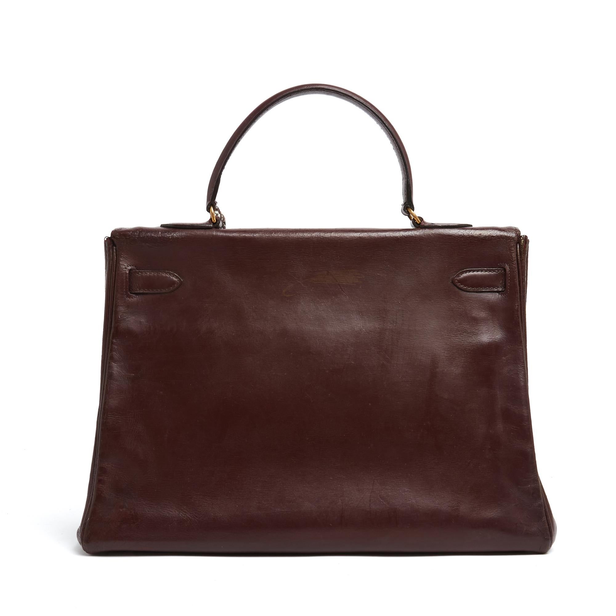 Hermès 1981 Sac Kelly 35 Burgundy Dark Red Leather Bag Hermes In Good Condition For Sale In PARIS, FR
